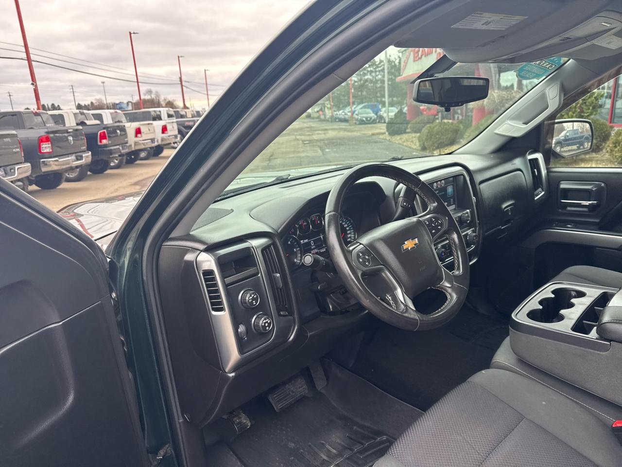 Chevrolet Silverado 1500 4WD Crew Cab 143.5" LT w/1LT 2015