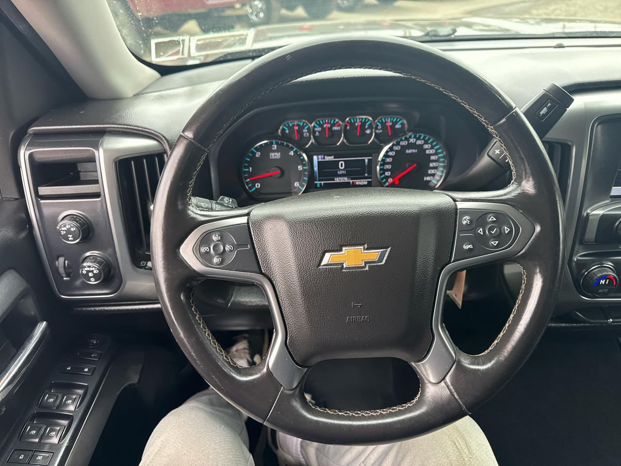 Chevrolet Silverado 1500 4WD Crew Cab 143.5" LT w/1LT 2015