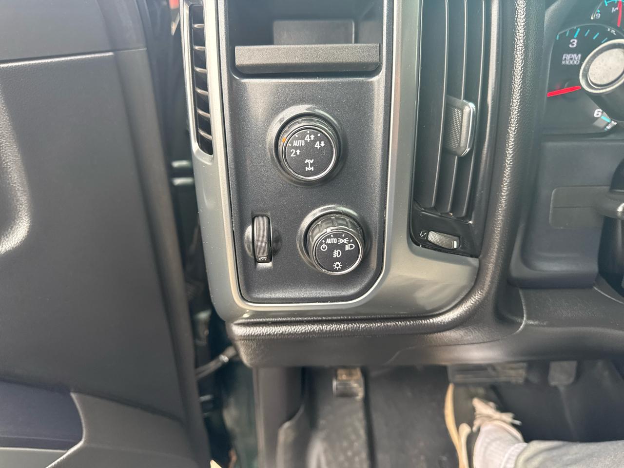 Chevrolet Silverado 1500 4WD Crew Cab 143.5" LT w/1LT 2015