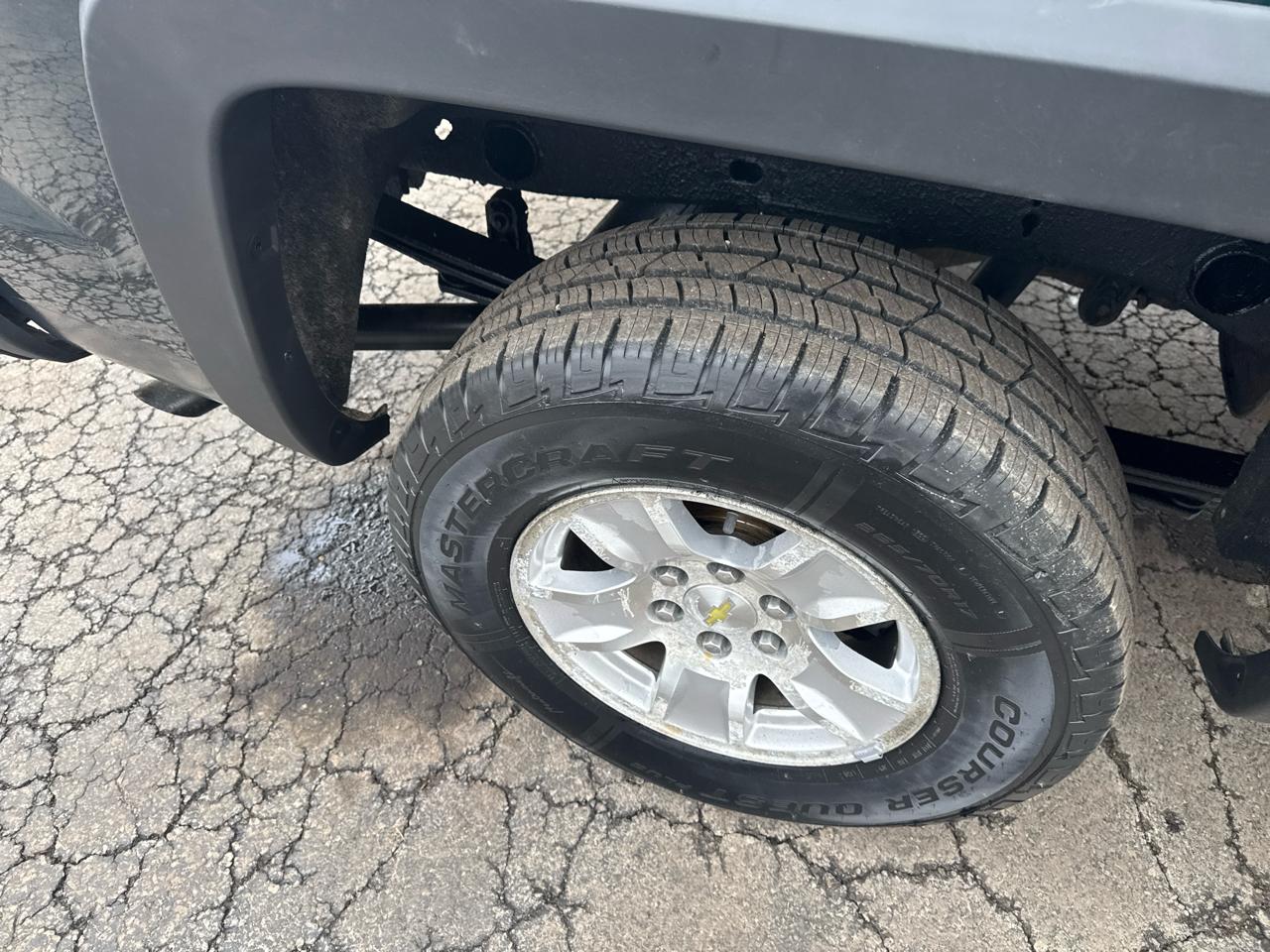 Chevrolet Silverado 1500 4WD Crew Cab 143.5" LT w/1LT 2015