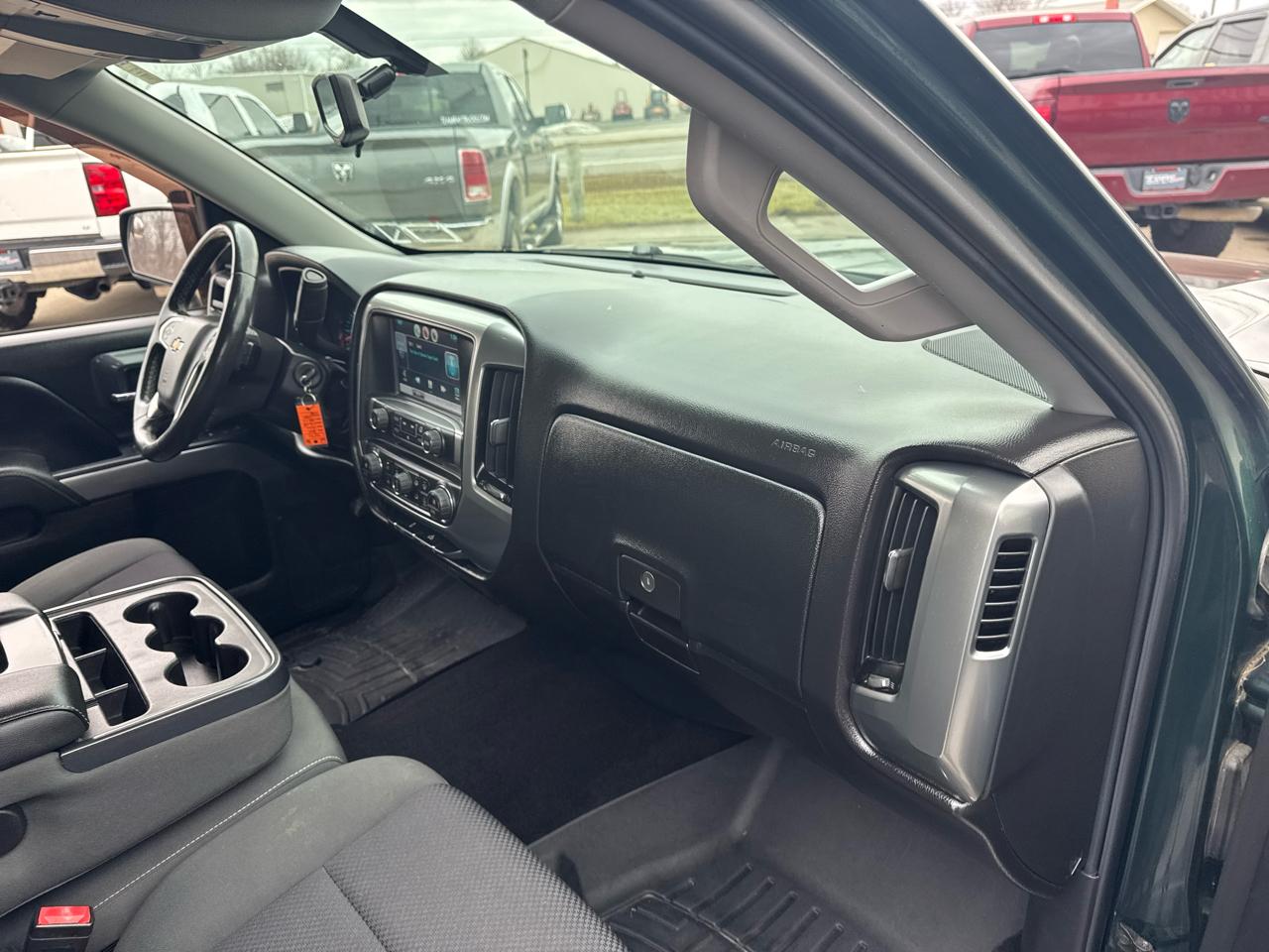 Chevrolet Silverado 1500 4WD Crew Cab 143.5" LT w/1LT 2015