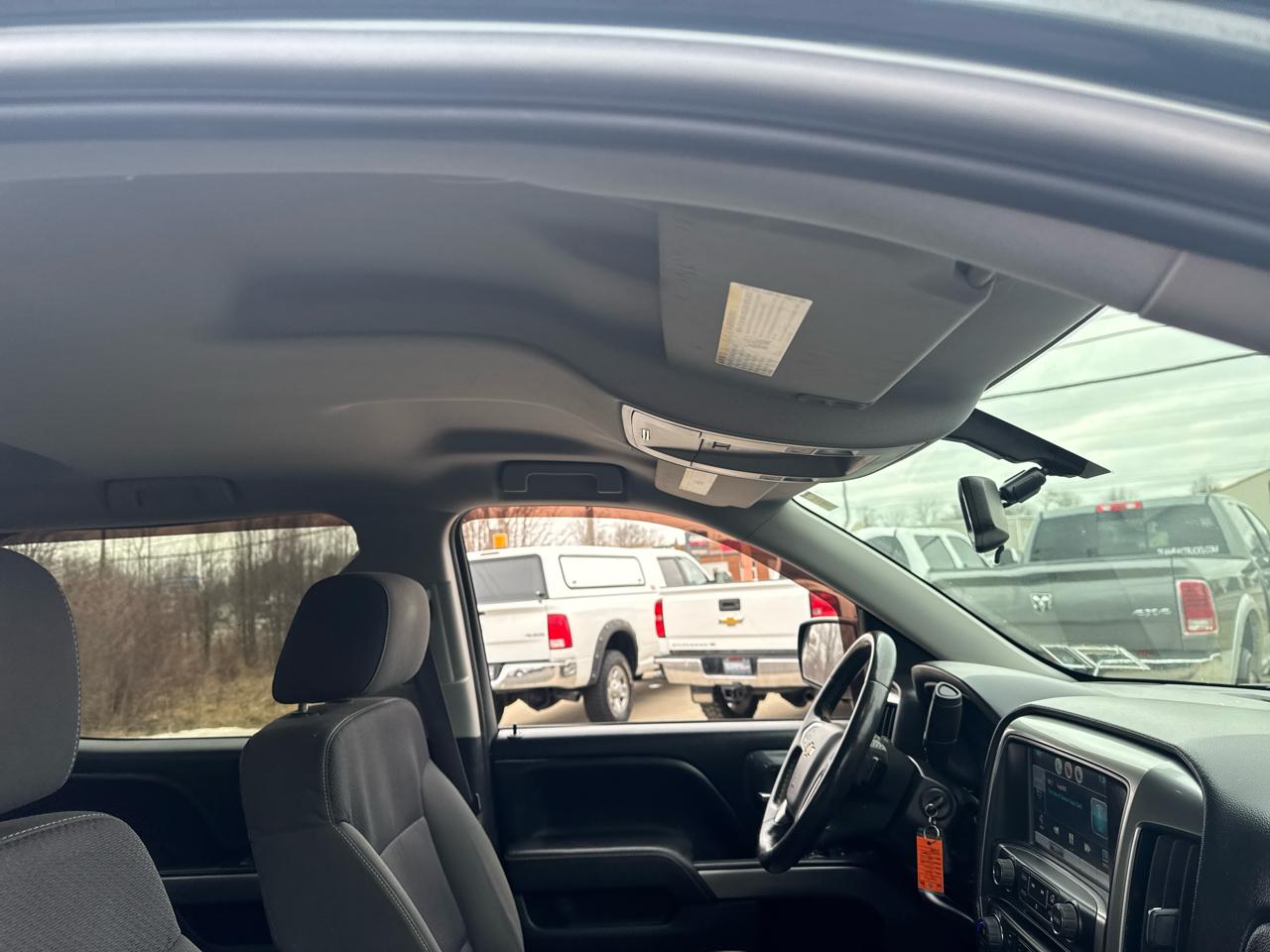 Chevrolet Silverado 1500 4WD Crew Cab 143.5" LT w/1LT 2015