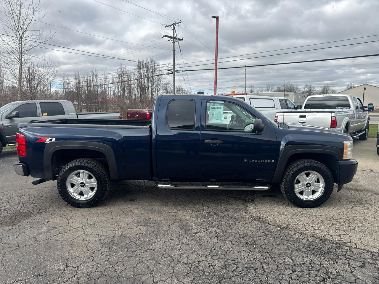 Chevrolet Silverado 1500 4WD Ext Cab 143.5" LT 2009