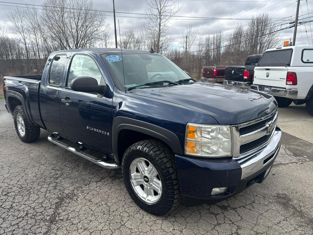 Chevrolet Silverado 1500 4WD Ext Cab 143.5" LT 2009