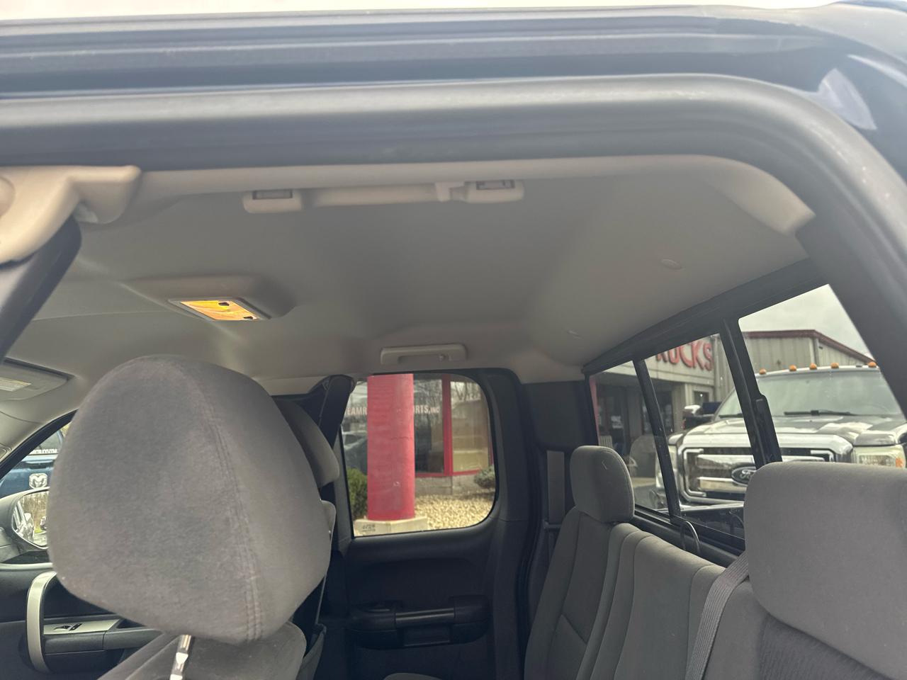 Chevrolet Silverado 1500 4WD Ext Cab 143.5" LT 2009