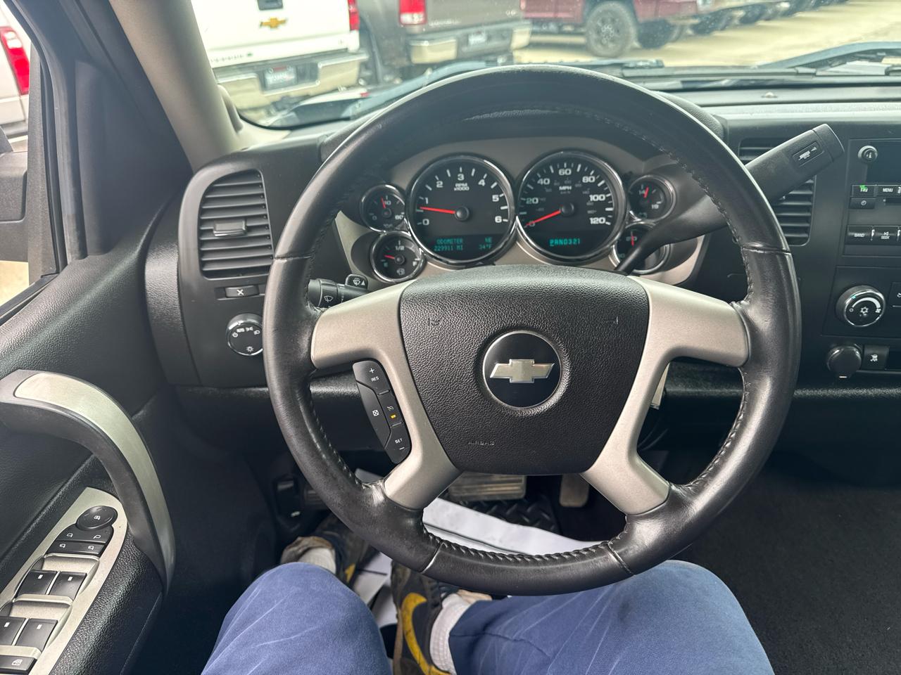 Chevrolet Silverado 1500 4WD Ext Cab 143.5" LT 2009