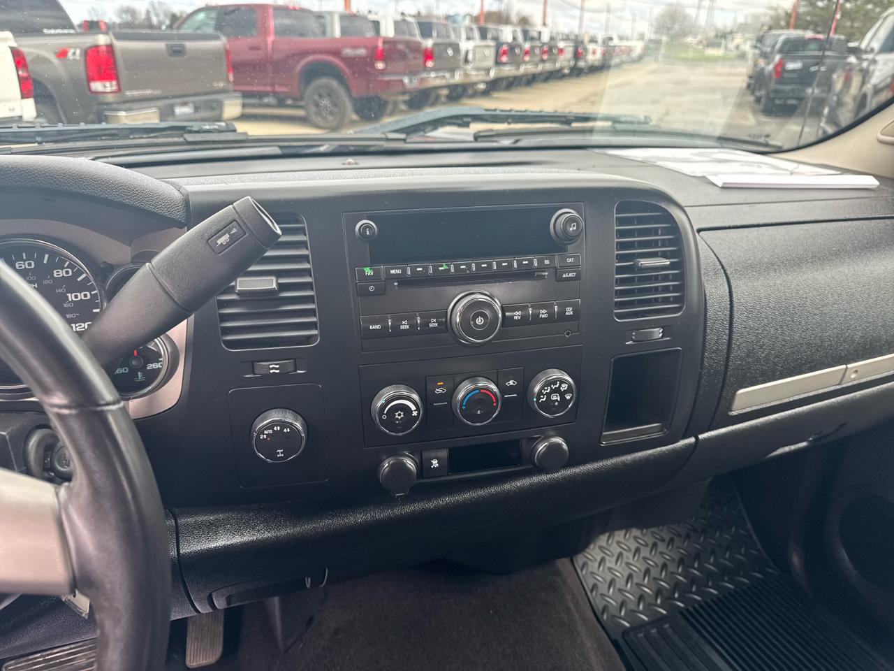 Chevrolet Silverado 1500 4WD Ext Cab 143.5" LT 2009