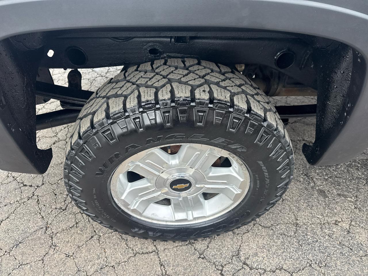 Chevrolet Silverado 1500 4WD Ext Cab 143.5" LT 2009