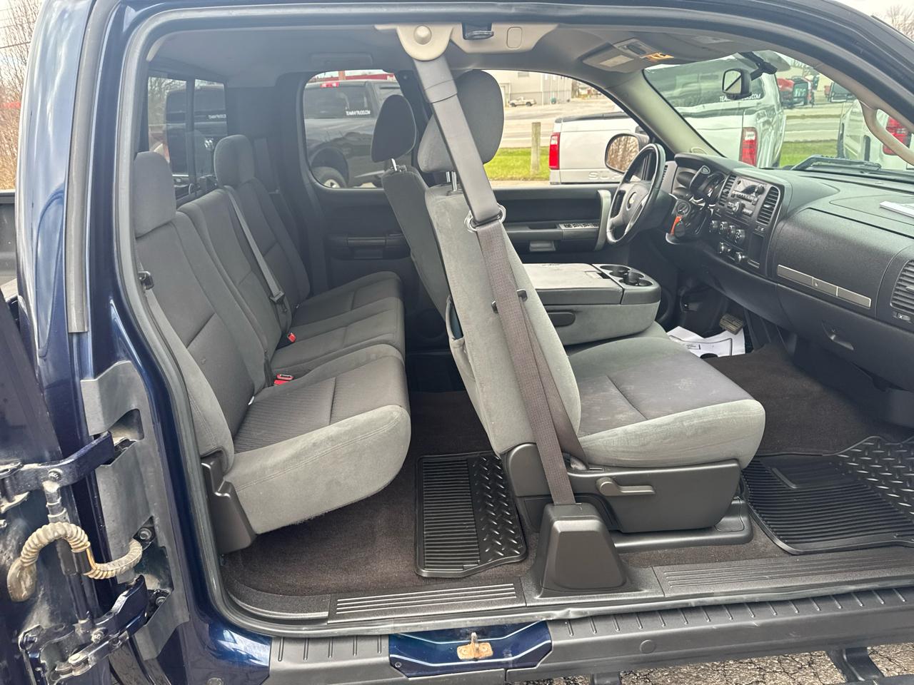 Chevrolet Silverado 1500 4WD Ext Cab 143.5" LT 2009