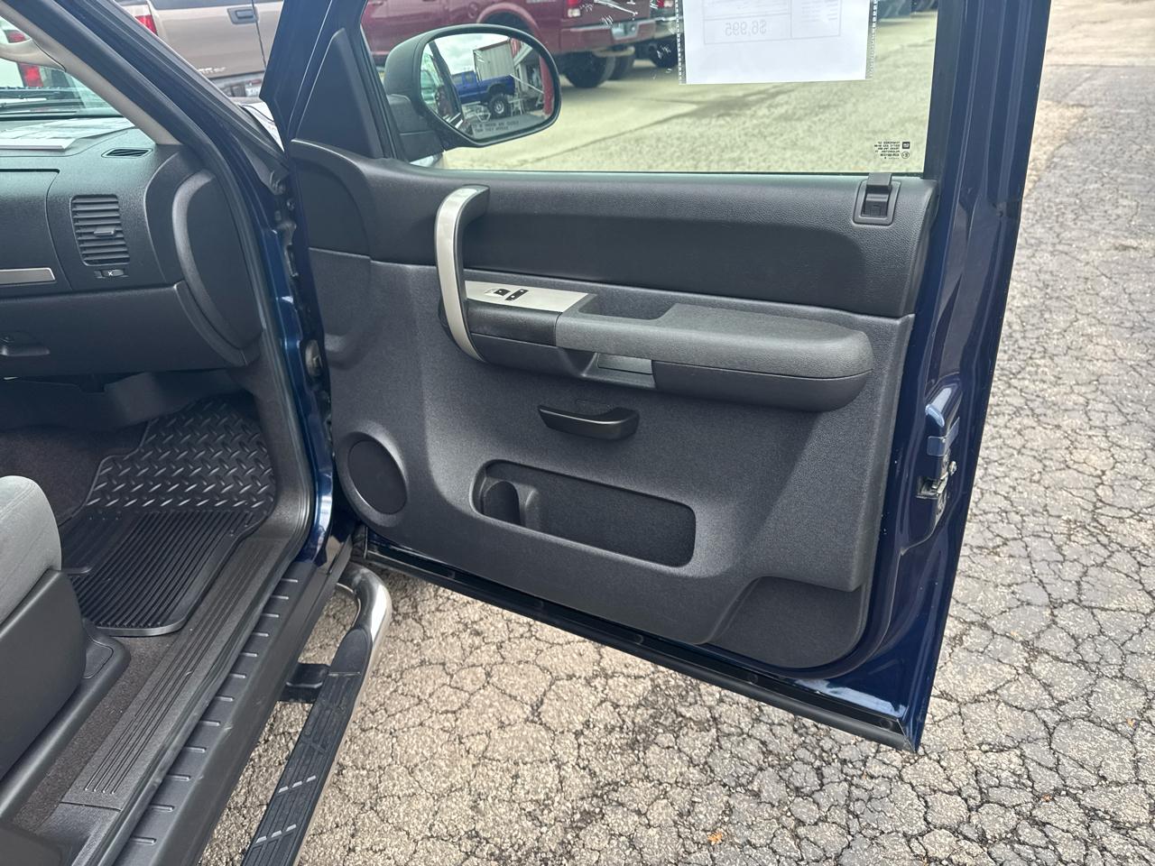 Chevrolet Silverado 1500 4WD Ext Cab 143.5" LT 2009