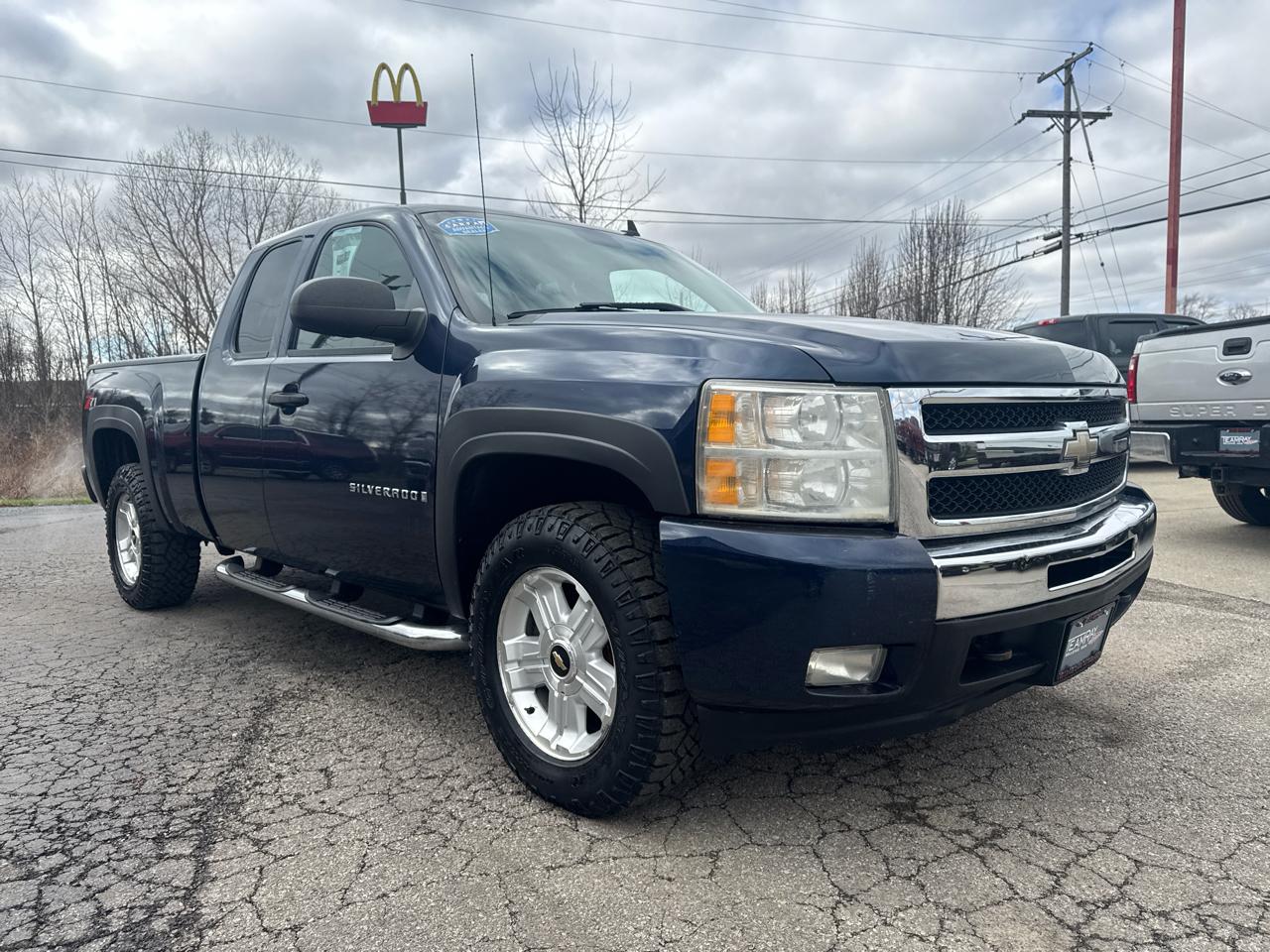 Chevrolet Silverado 1500 4WD Ext Cab 143.5" LT 2009