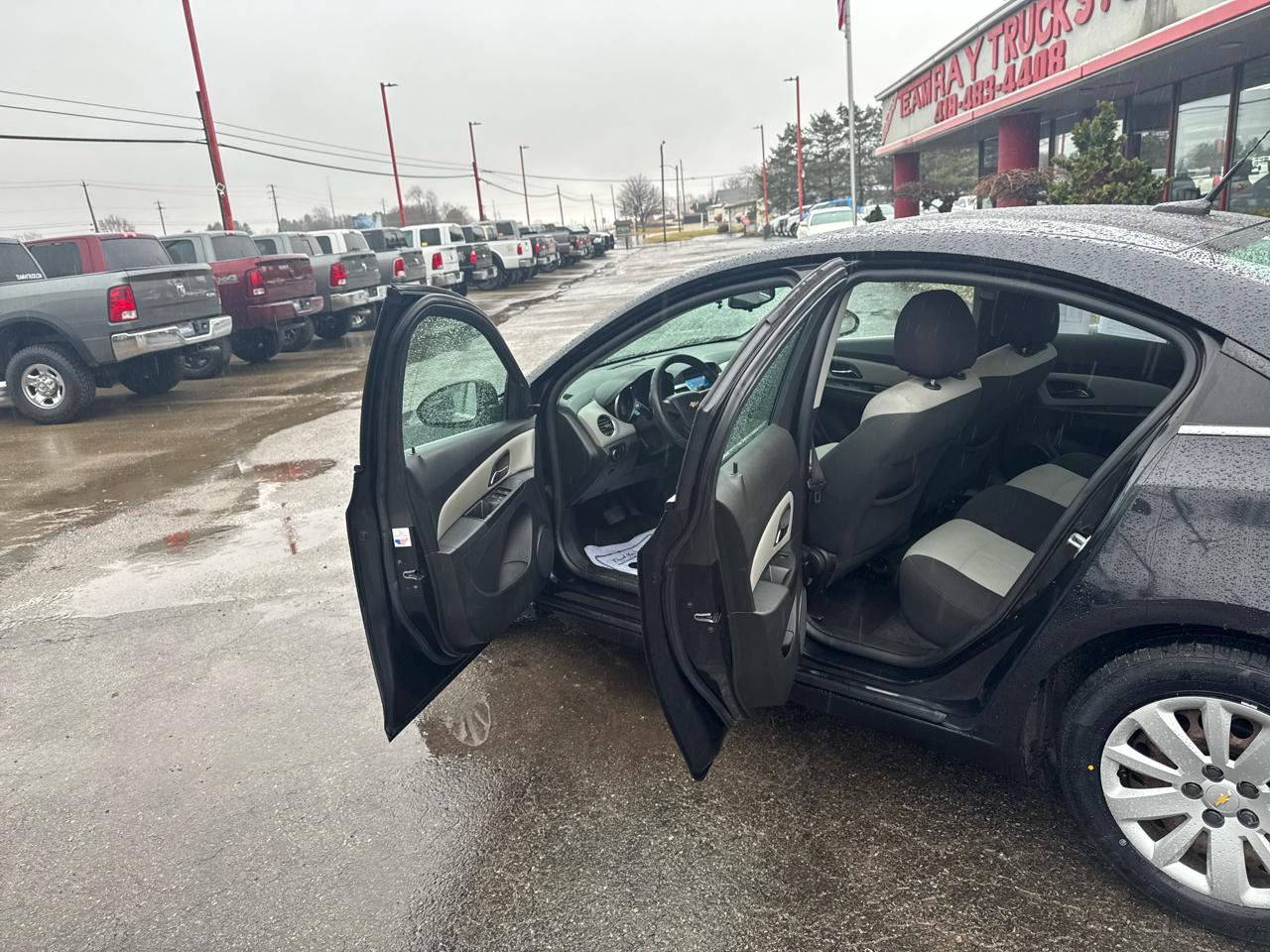 Chevrolet Cruze 4dr Sdn LS 2011