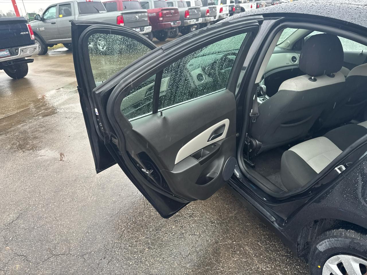 Chevrolet Cruze 4dr Sdn LS 2011