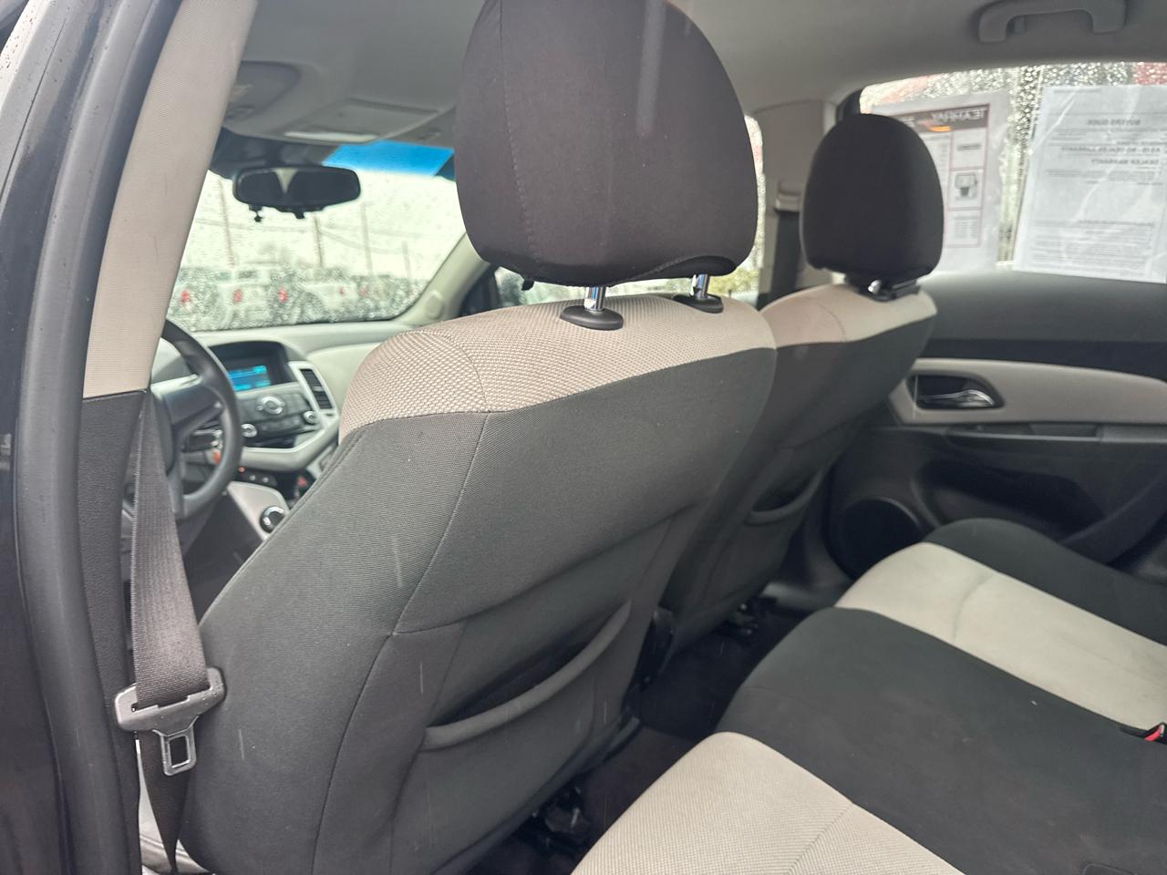 Chevrolet Cruze 4dr Sdn LS 2011