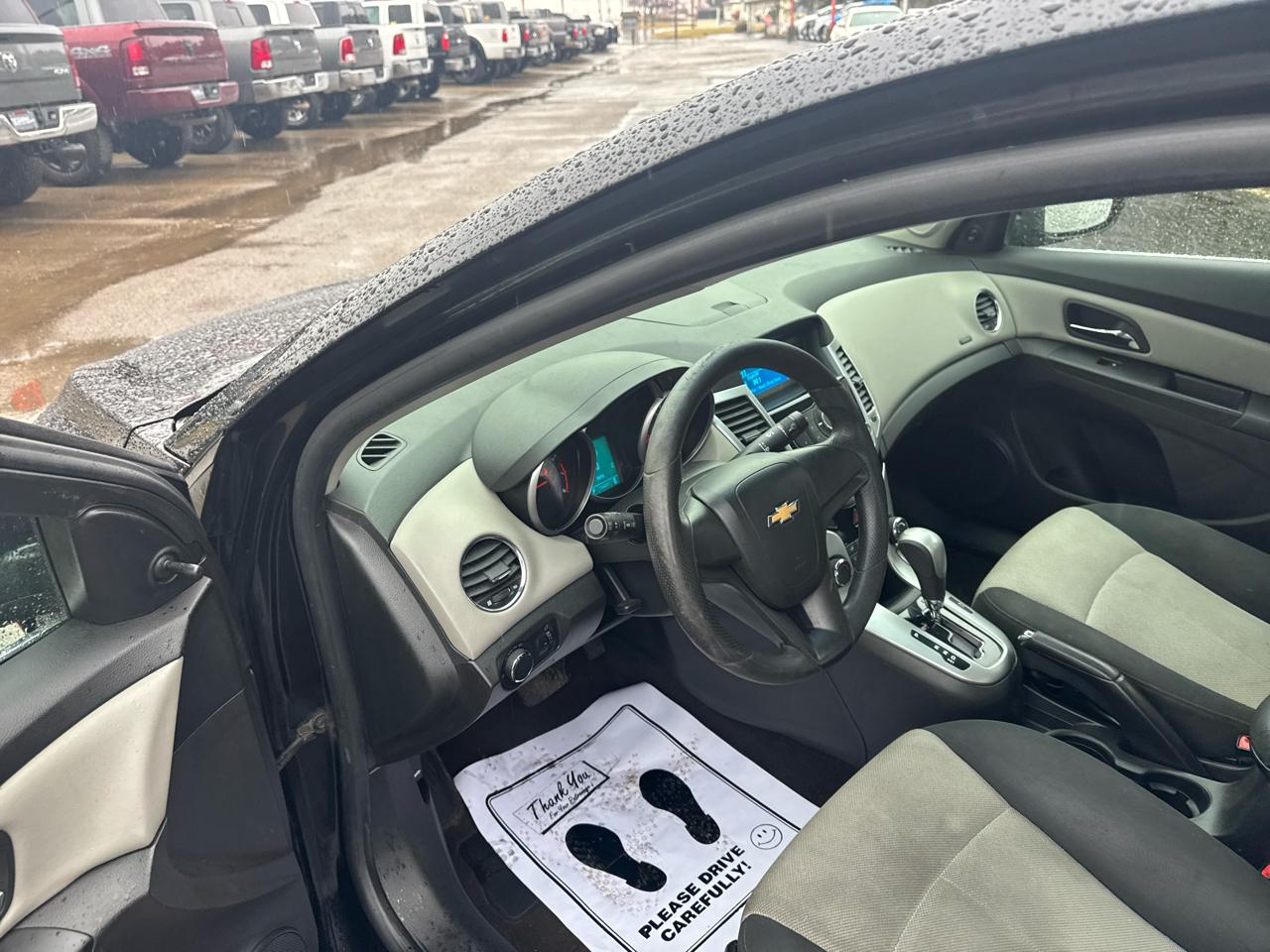 Chevrolet Cruze 4dr Sdn LS 2011