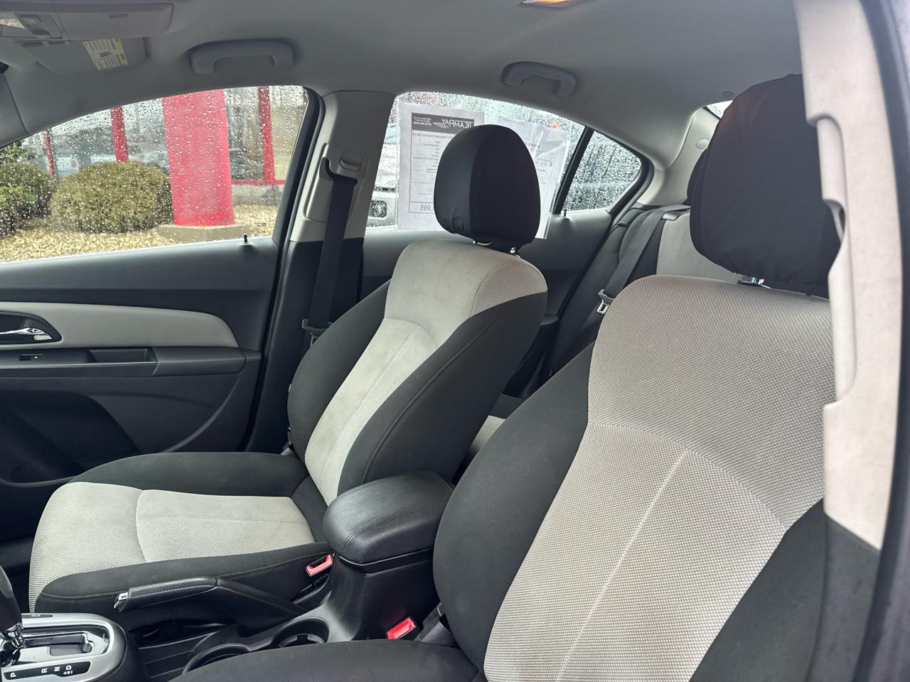 Chevrolet Cruze 4dr Sdn LS 2011