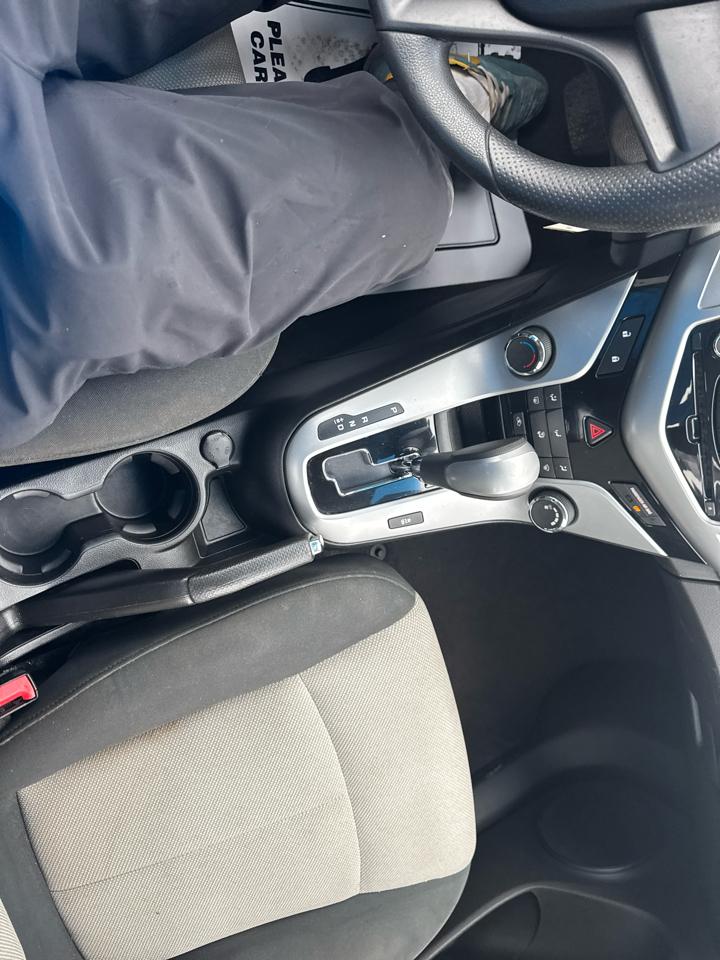 Chevrolet Cruze 4dr Sdn LS 2011