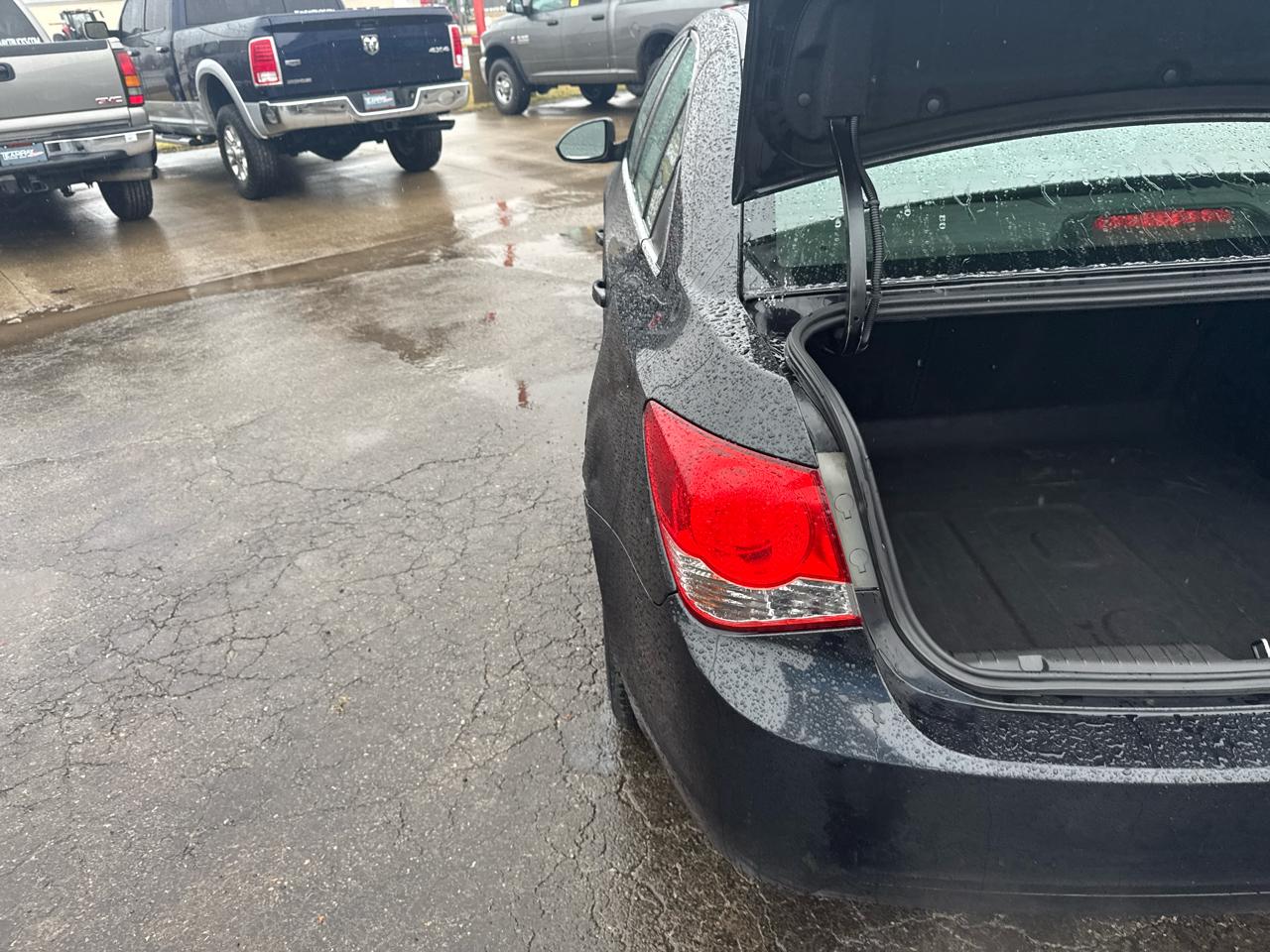 Chevrolet Cruze 4dr Sdn LS 2011