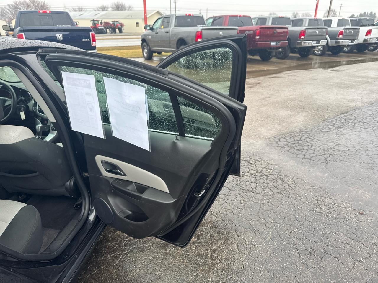 Chevrolet Cruze 4dr Sdn LS 2011