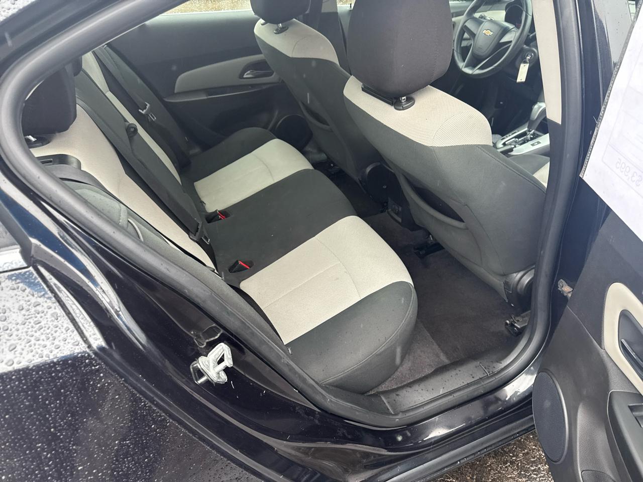 Chevrolet Cruze 4dr Sdn LS 2011