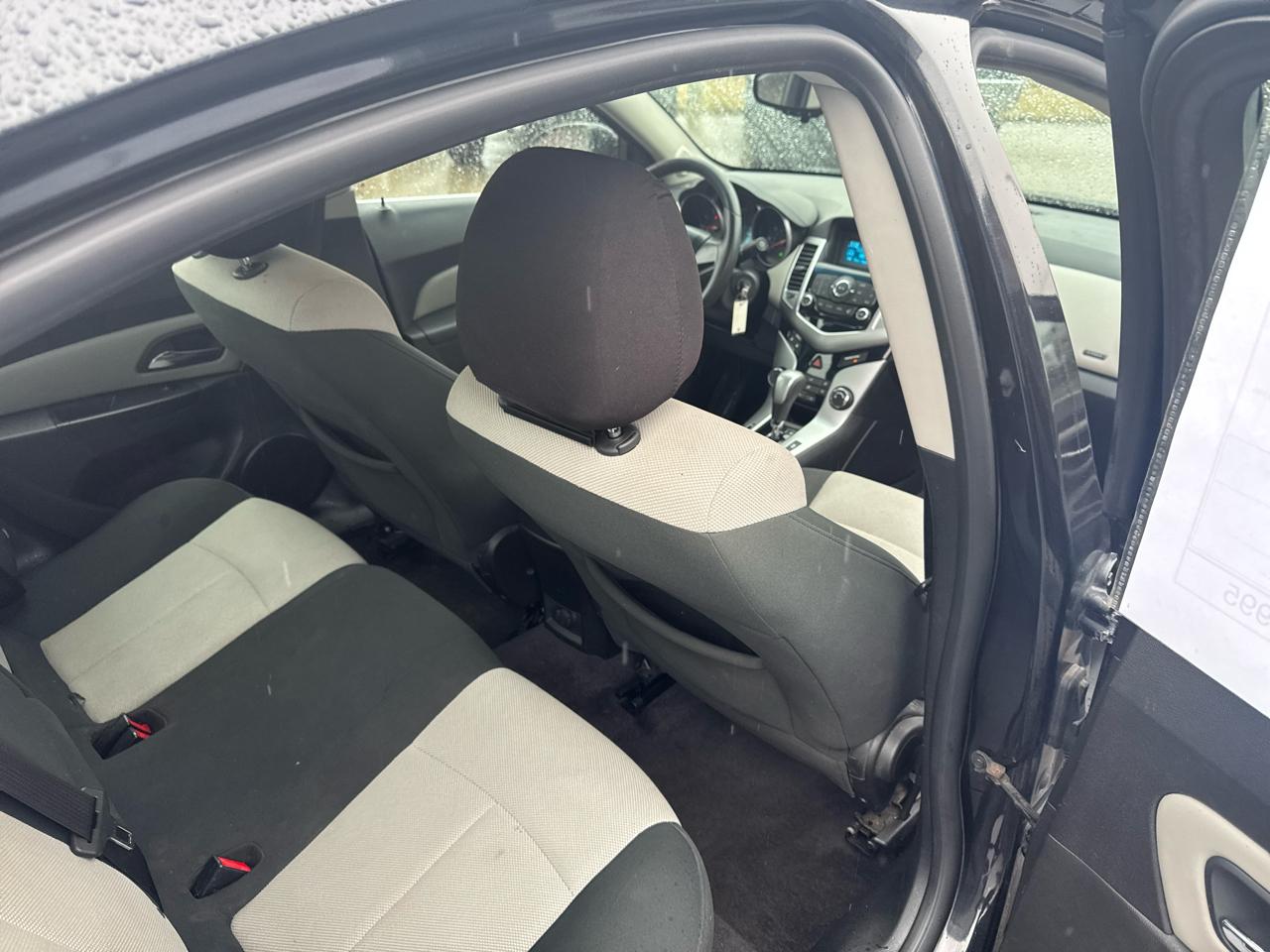 Chevrolet Cruze 4dr Sdn LS 2011