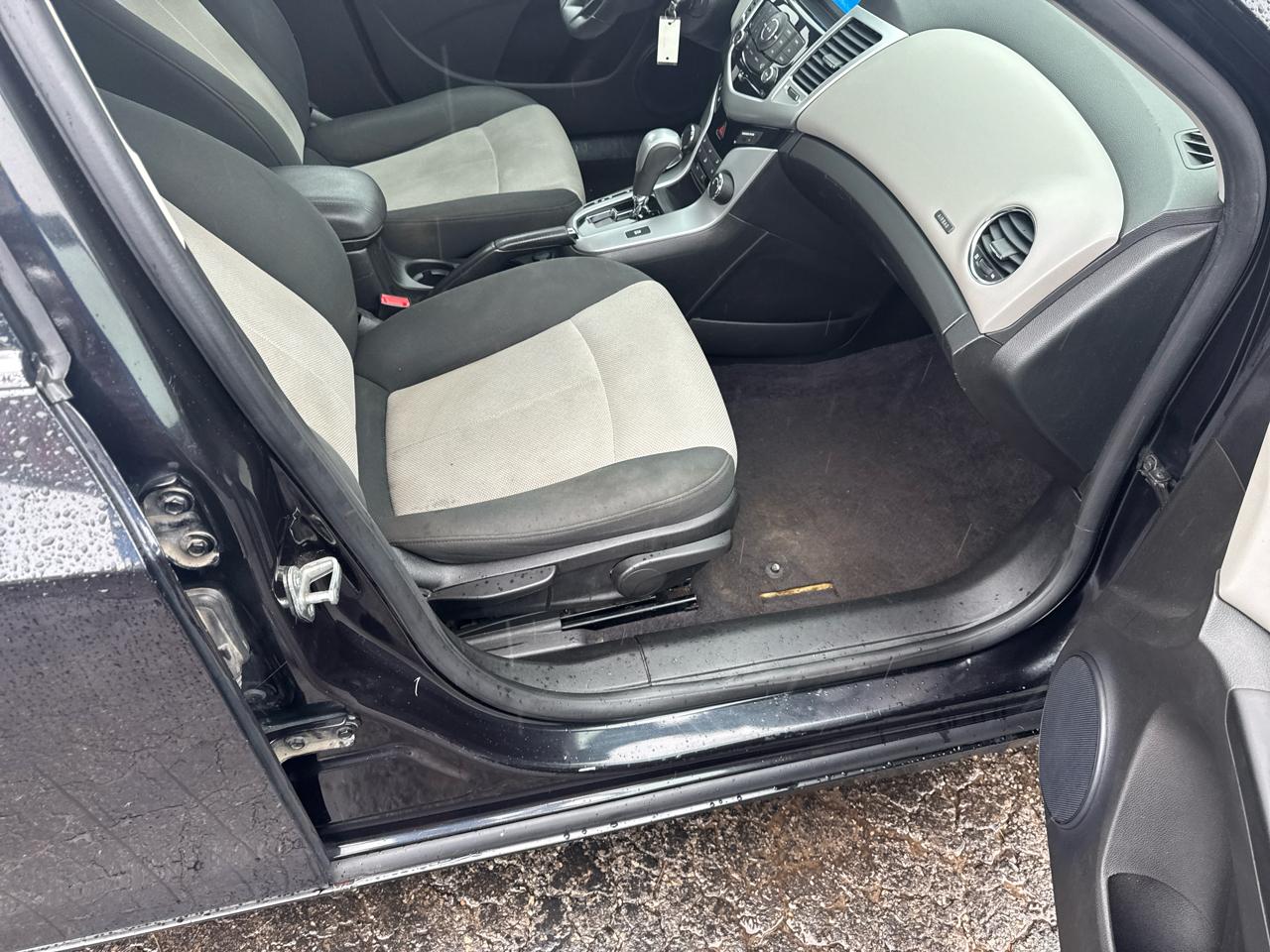 Chevrolet Cruze 4dr Sdn LS 2011