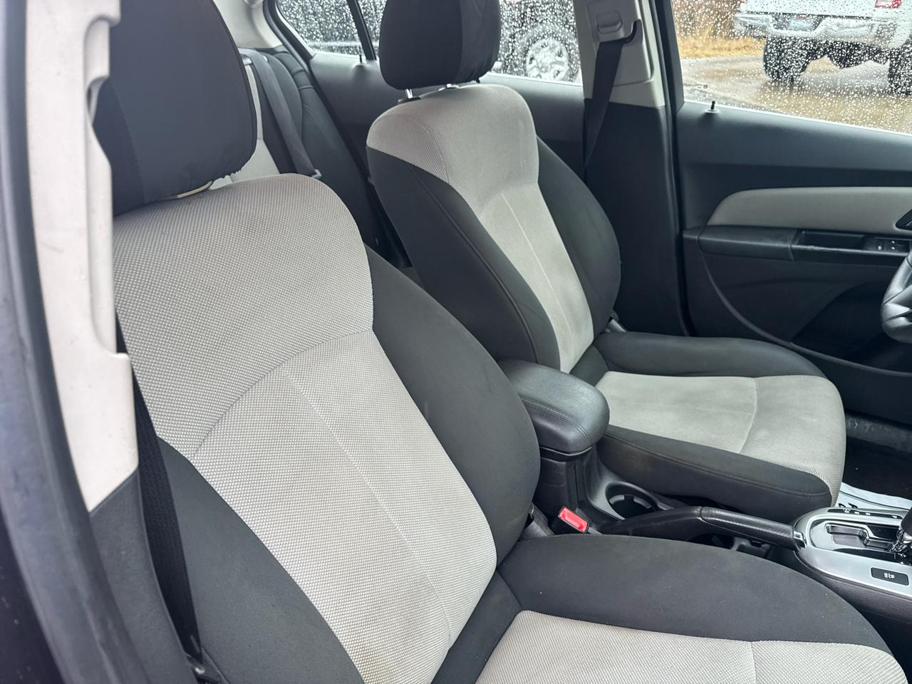 Chevrolet Cruze 4dr Sdn LS 2011