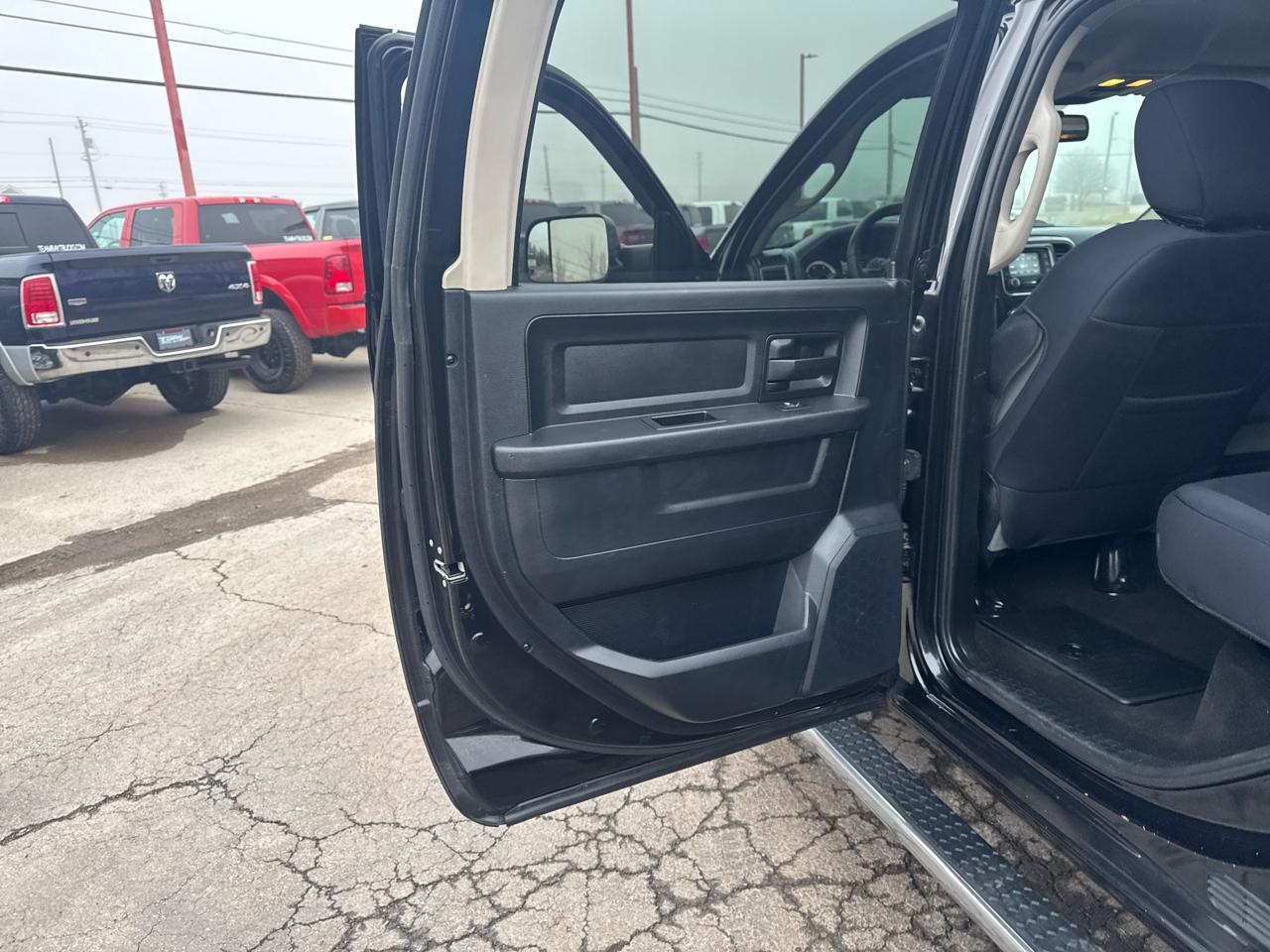 RAM 3500 4WD Crew Cab 169" Tradesman 2015