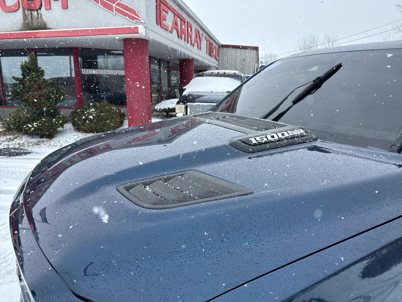 RAM 1500 Laramie 4x4 Crew Cab 5'7" Box 2021