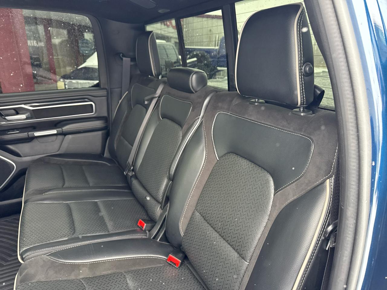 RAM 1500 Laramie 4x4 Crew Cab 5'7" Box 2021