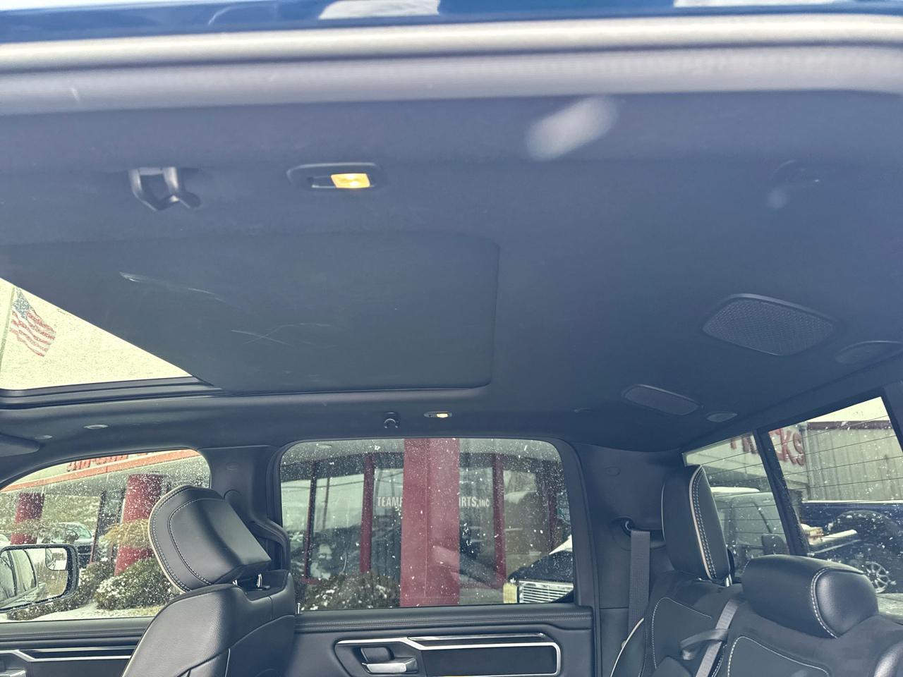 RAM 1500 Laramie 4x4 Crew Cab 5'7" Box 2021