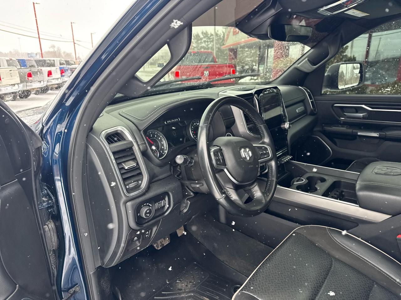 RAM 1500 Laramie 4x4 Crew Cab 5'7" Box 2021