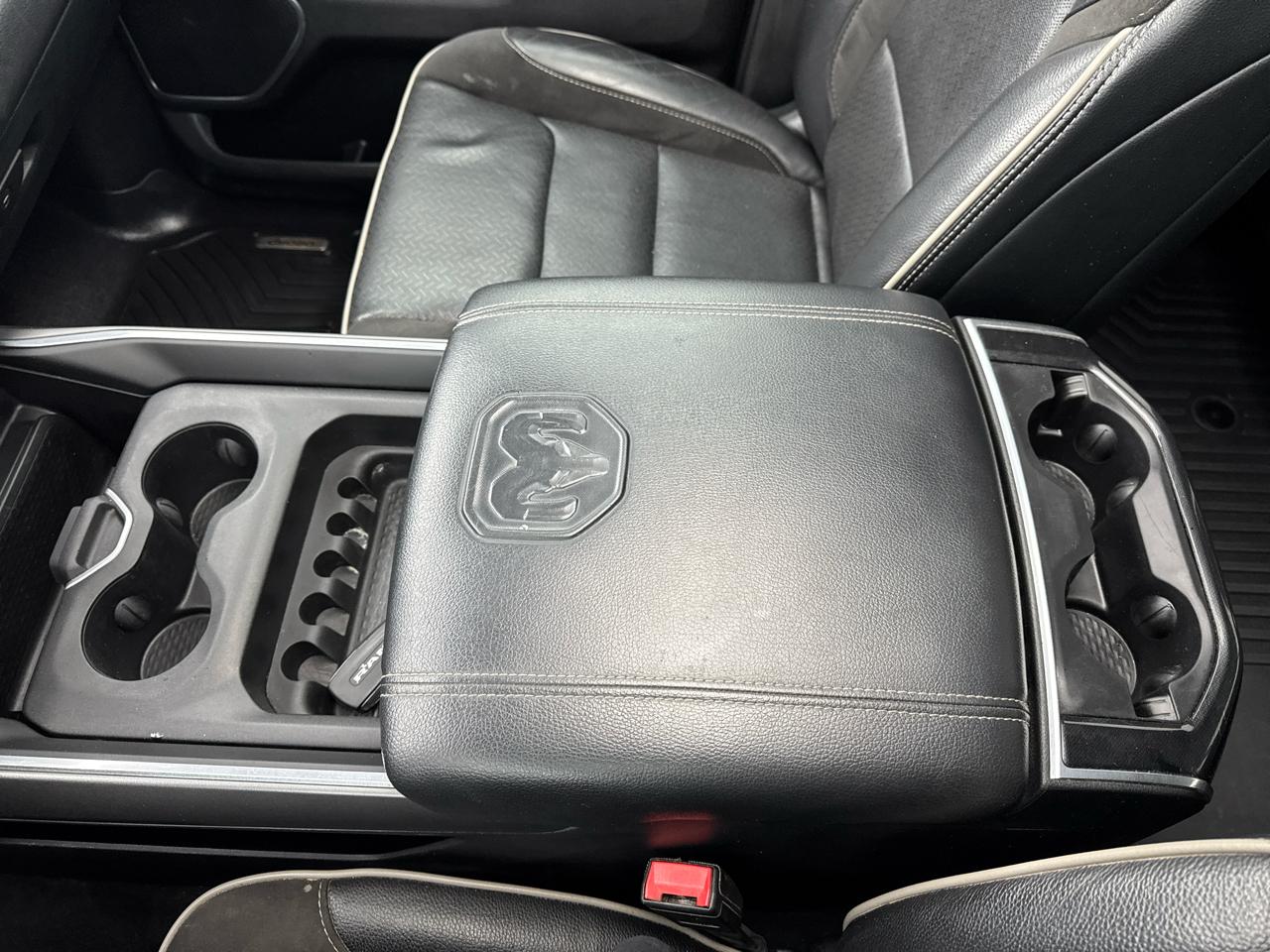 RAM 1500 Laramie 4x4 Crew Cab 5'7" Box 2021