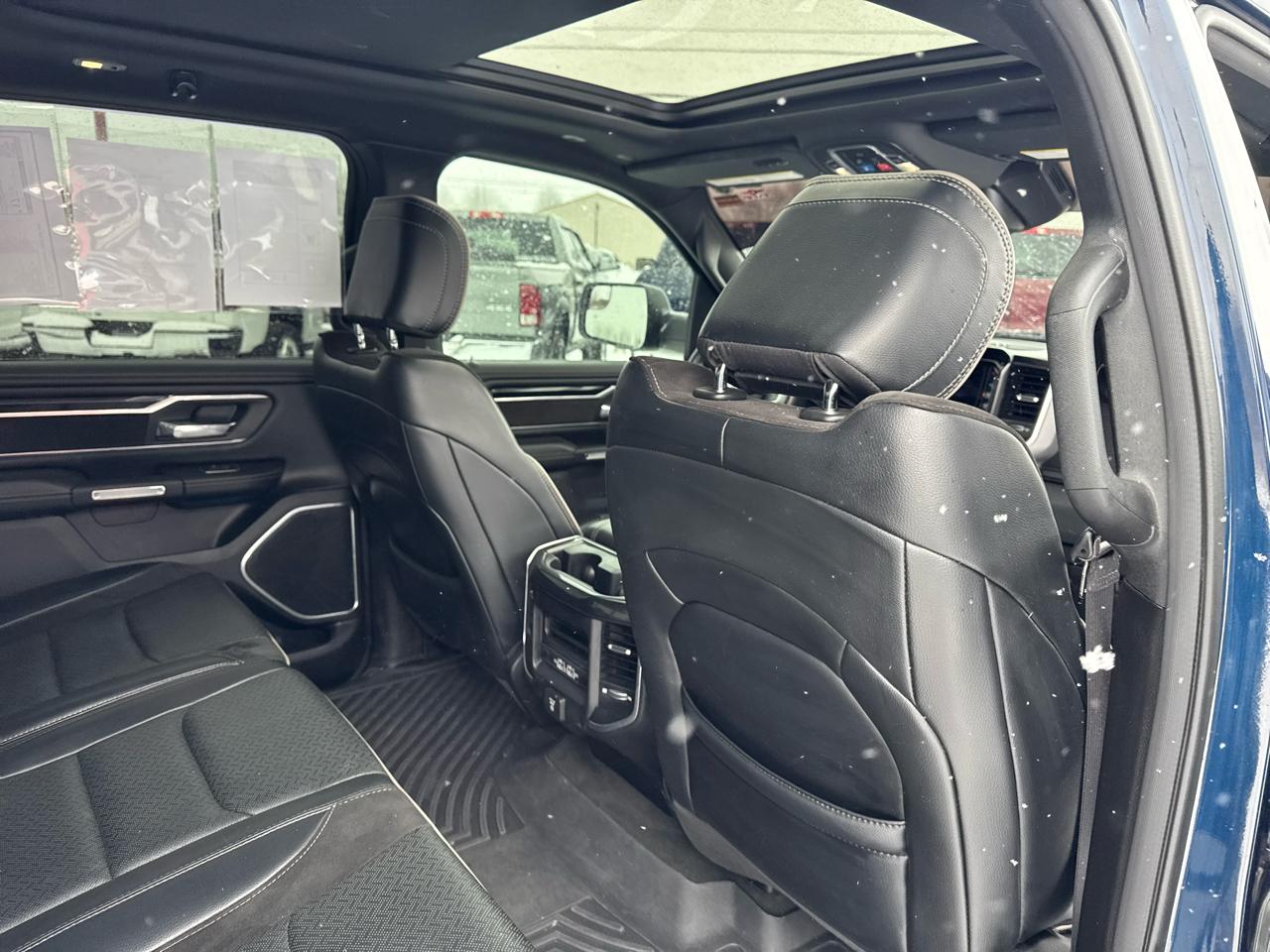 RAM 1500 Laramie 4x4 Crew Cab 5'7" Box 2021