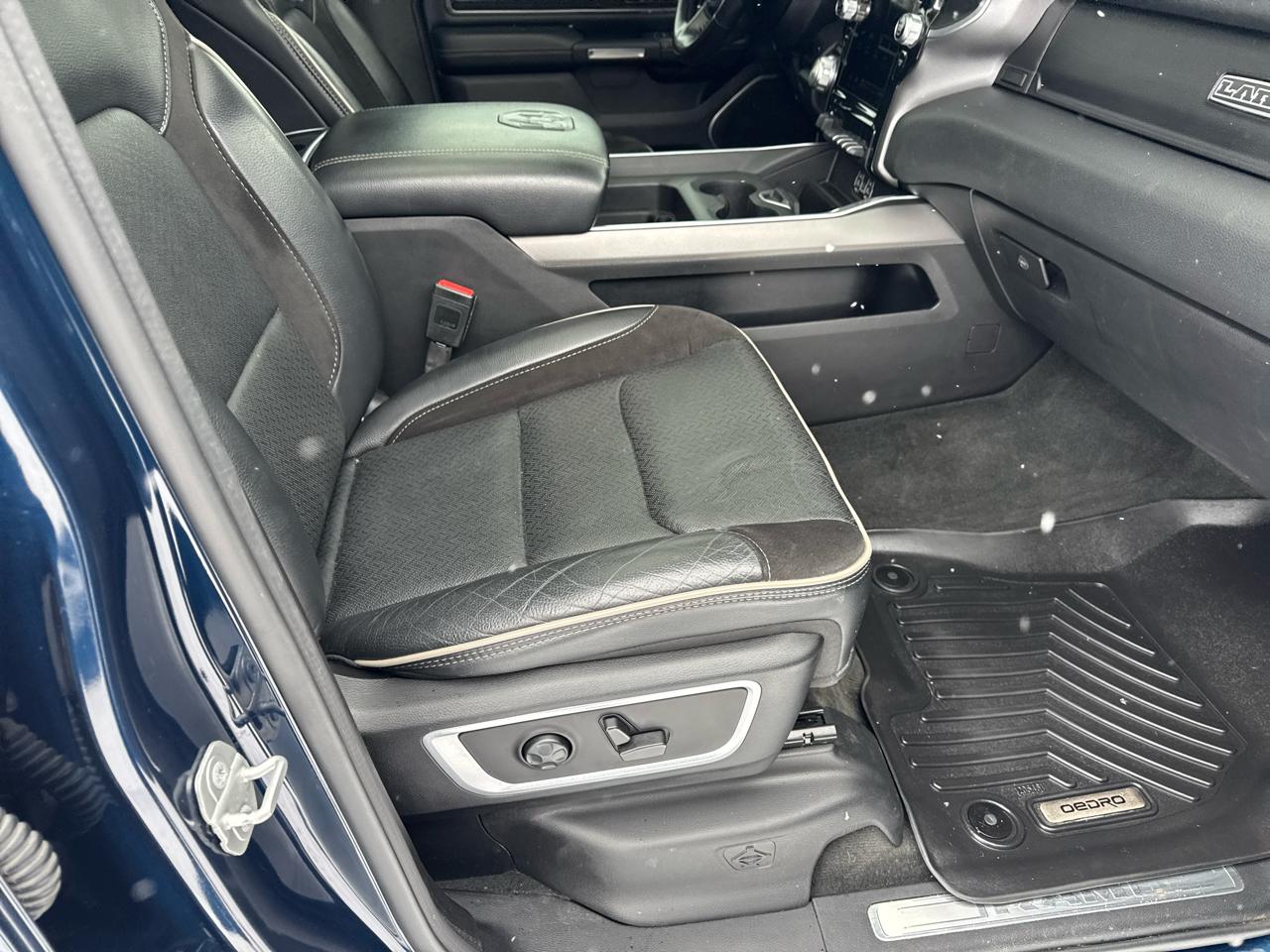 RAM 1500 Laramie 4x4 Crew Cab 5'7" Box 2021