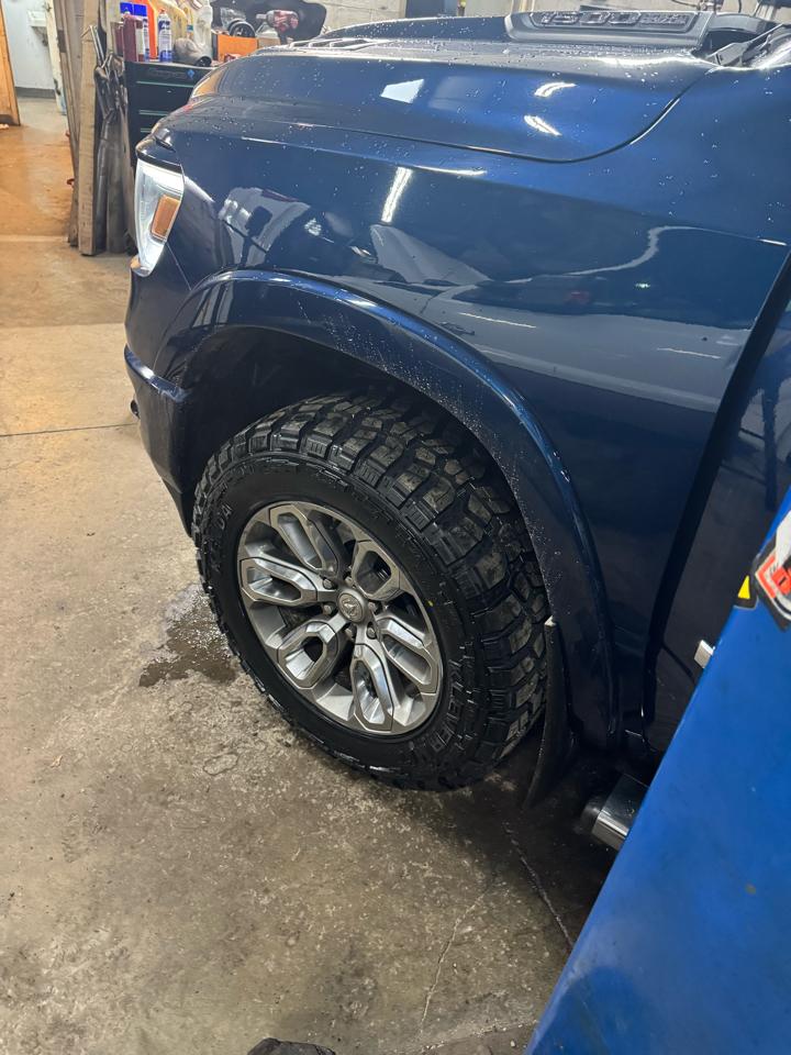 RAM 1500 Laramie 4x4 Crew Cab 5'7" Box 2021