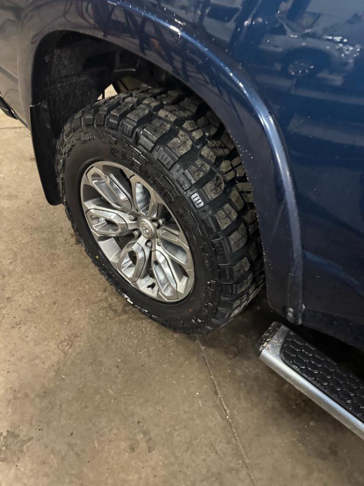 RAM 1500 Laramie 4x4 Crew Cab 5'7" Box 2021