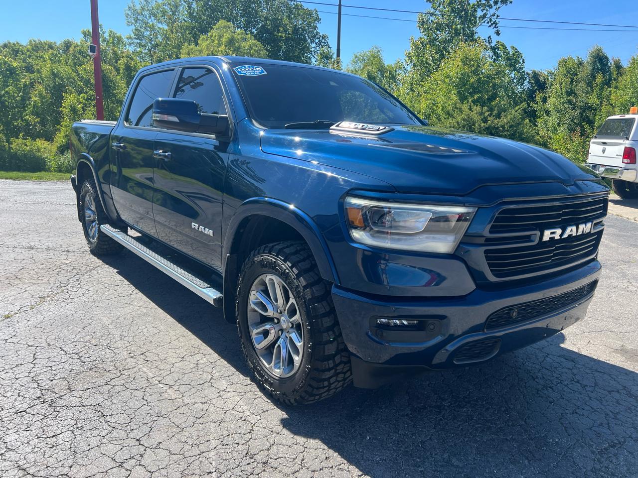 RAM 1500 Laramie 4x4 Crew Cab 5'7" Box 2021