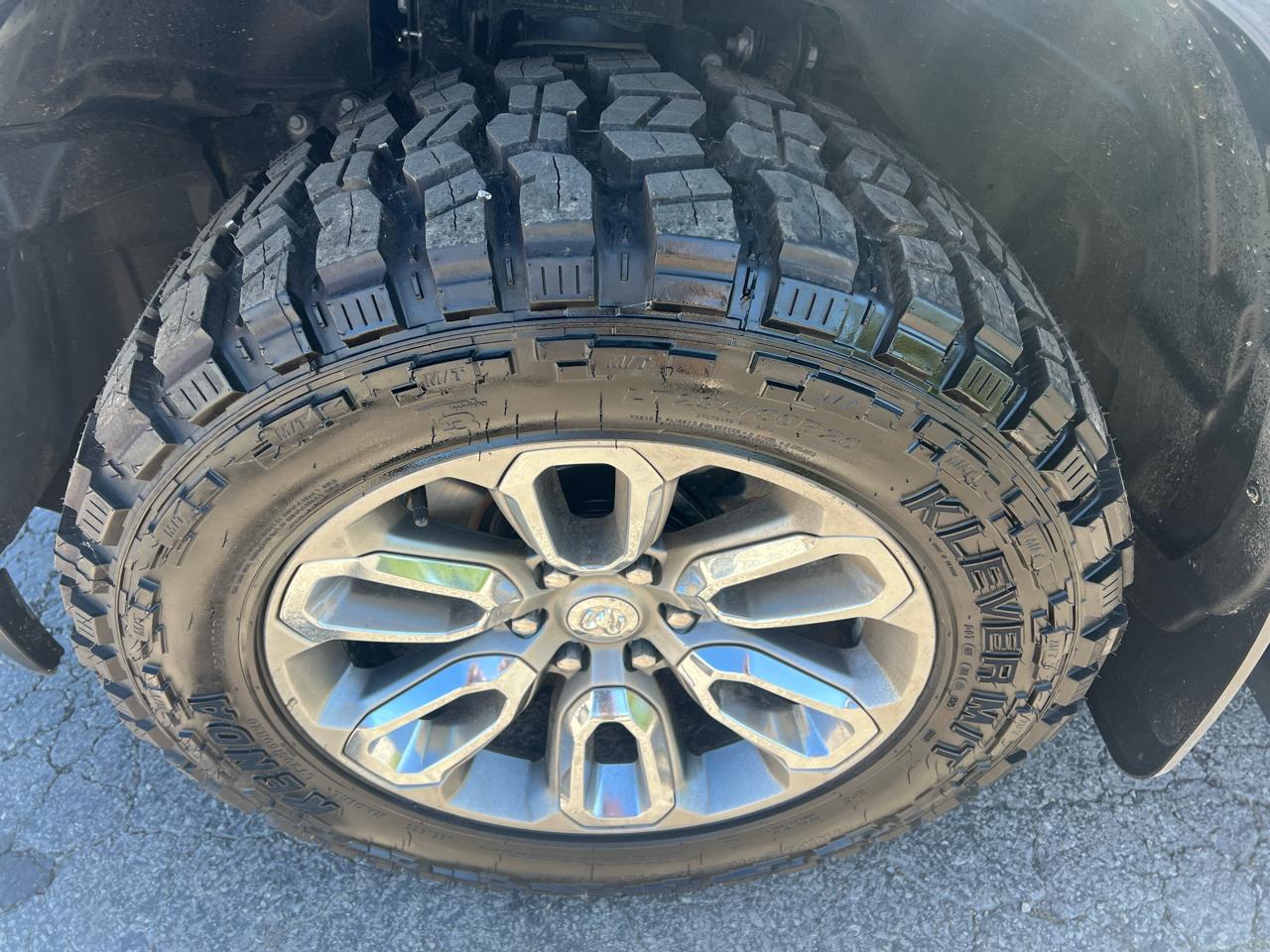 RAM 1500 Laramie 4x4 Crew Cab 5'7" Box 2021
