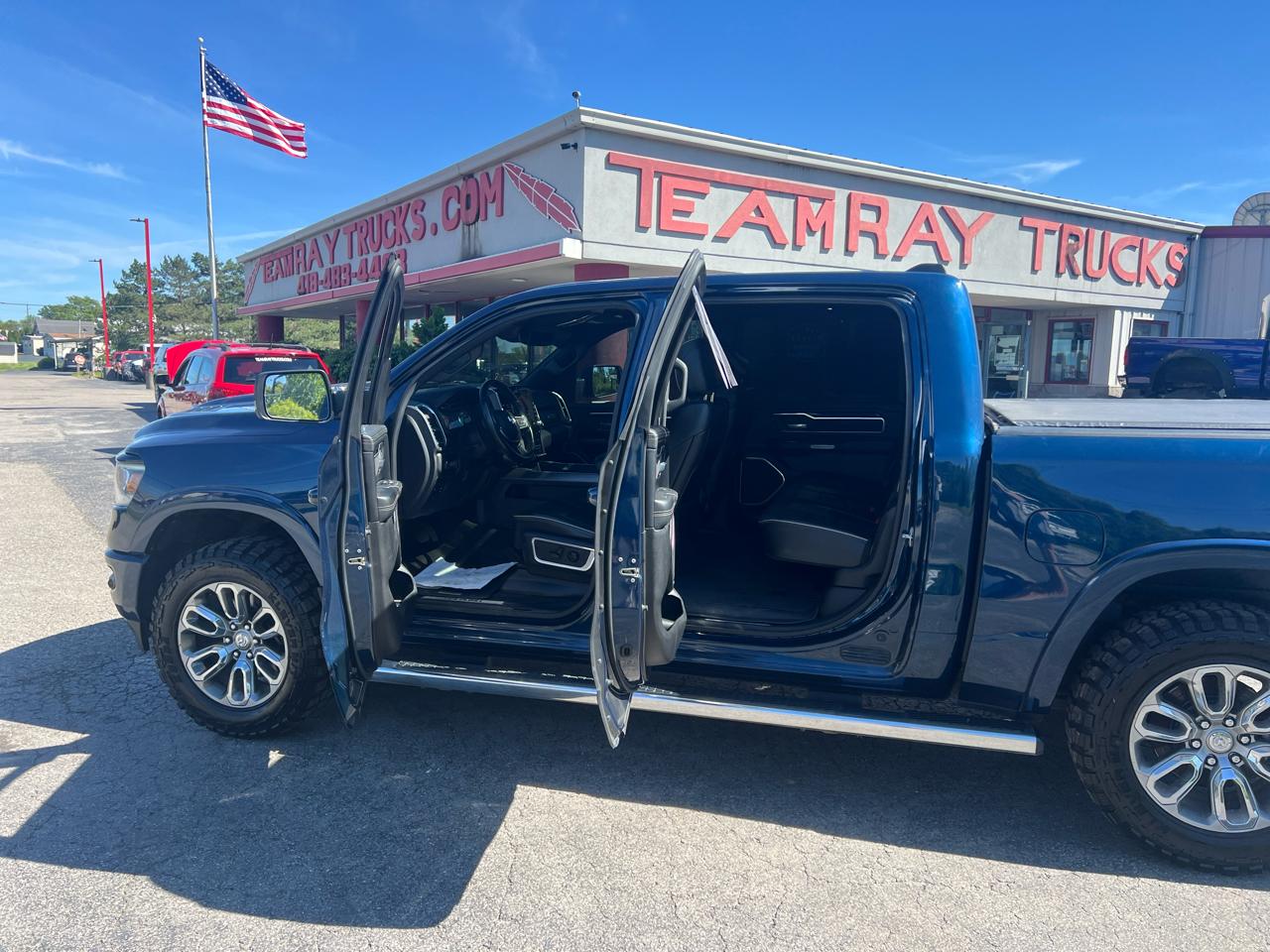 RAM 1500 Laramie 4x4 Crew Cab 5'7" Box 2021