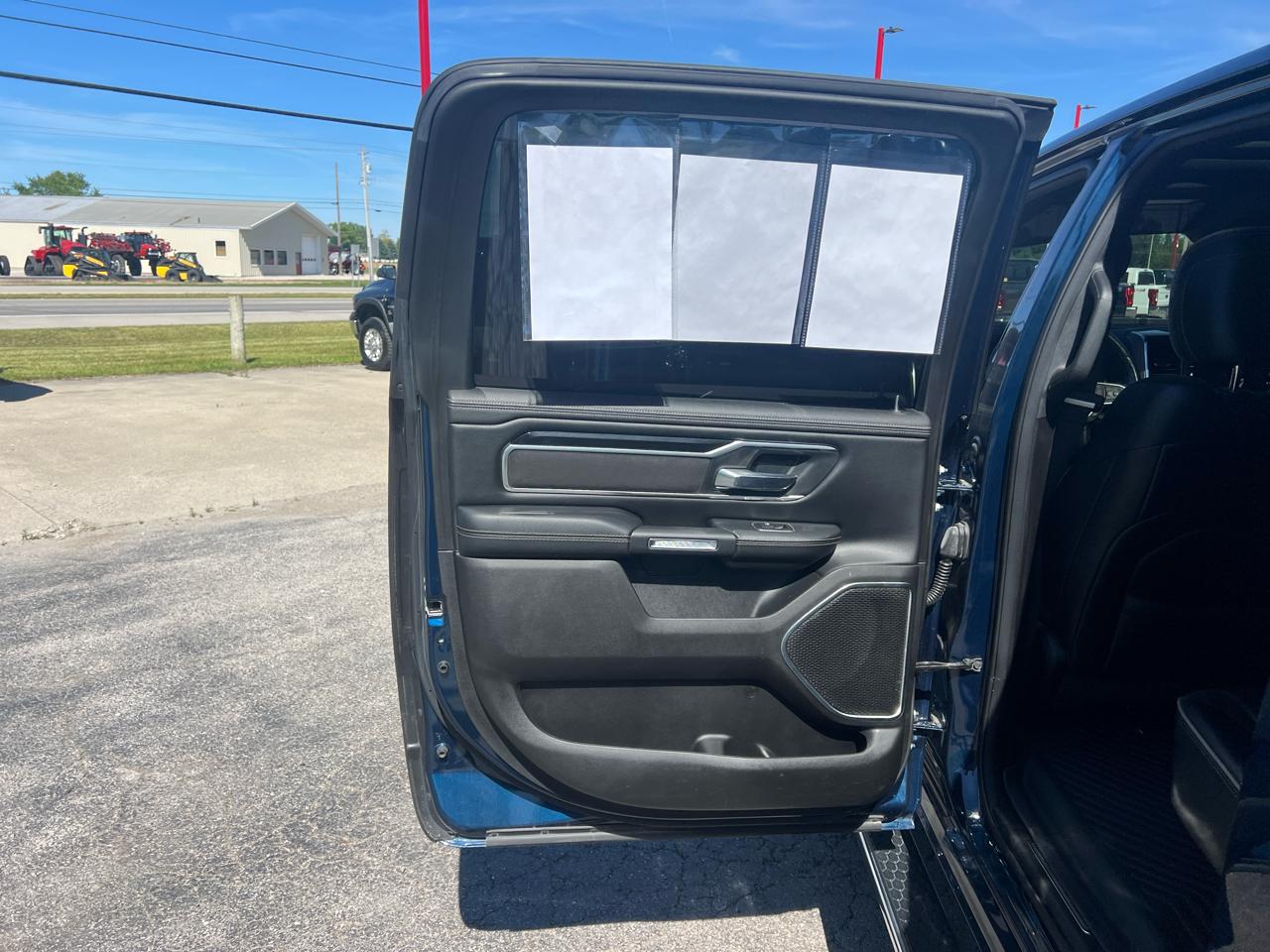 RAM 1500 Laramie 4x4 Crew Cab 5'7" Box 2021