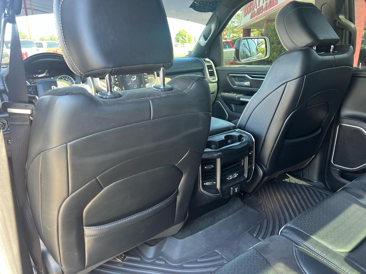RAM 1500 Laramie 4x4 Crew Cab 5'7" Box 2021