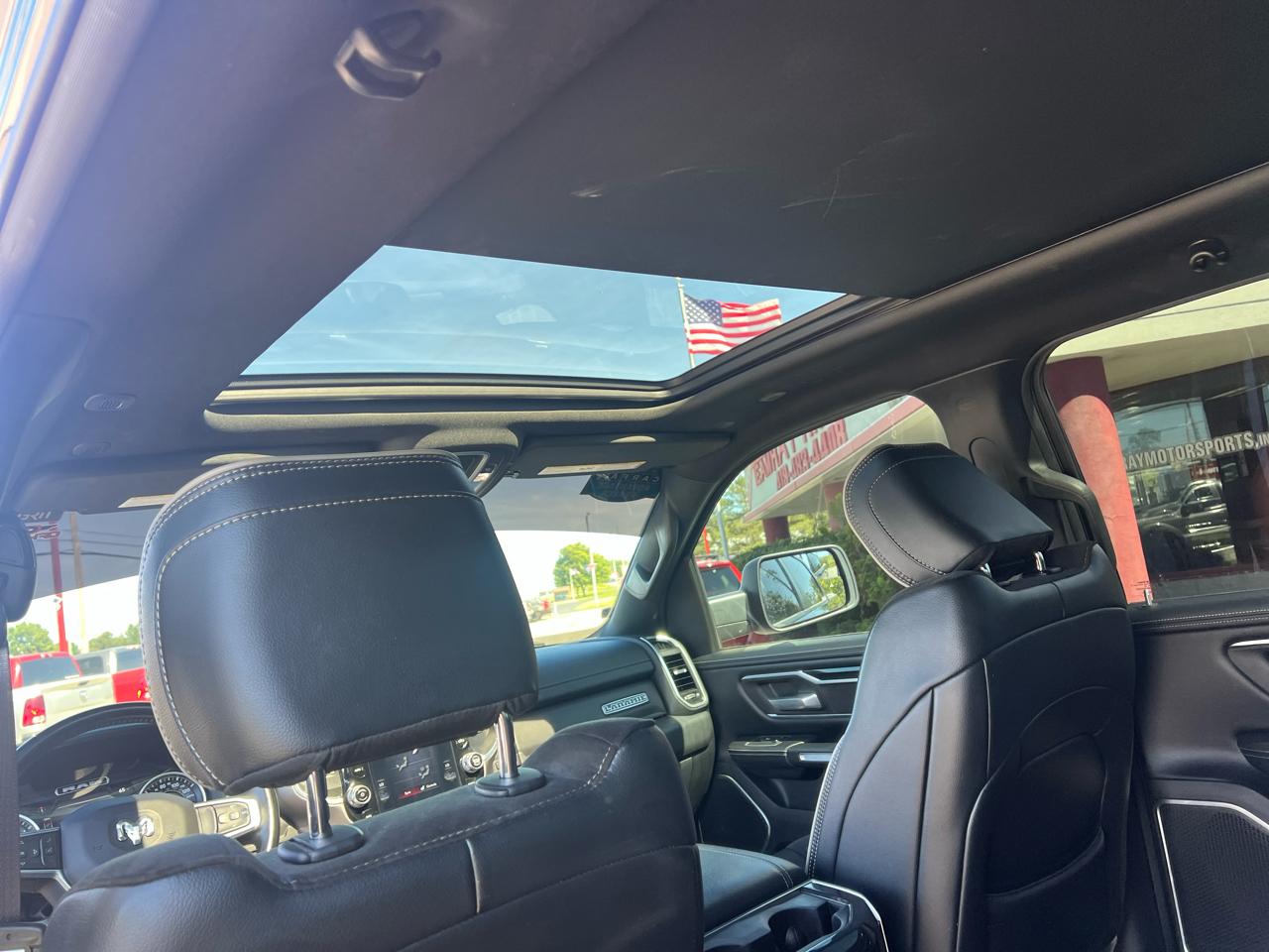 RAM 1500 Laramie 4x4 Crew Cab 5'7" Box 2021