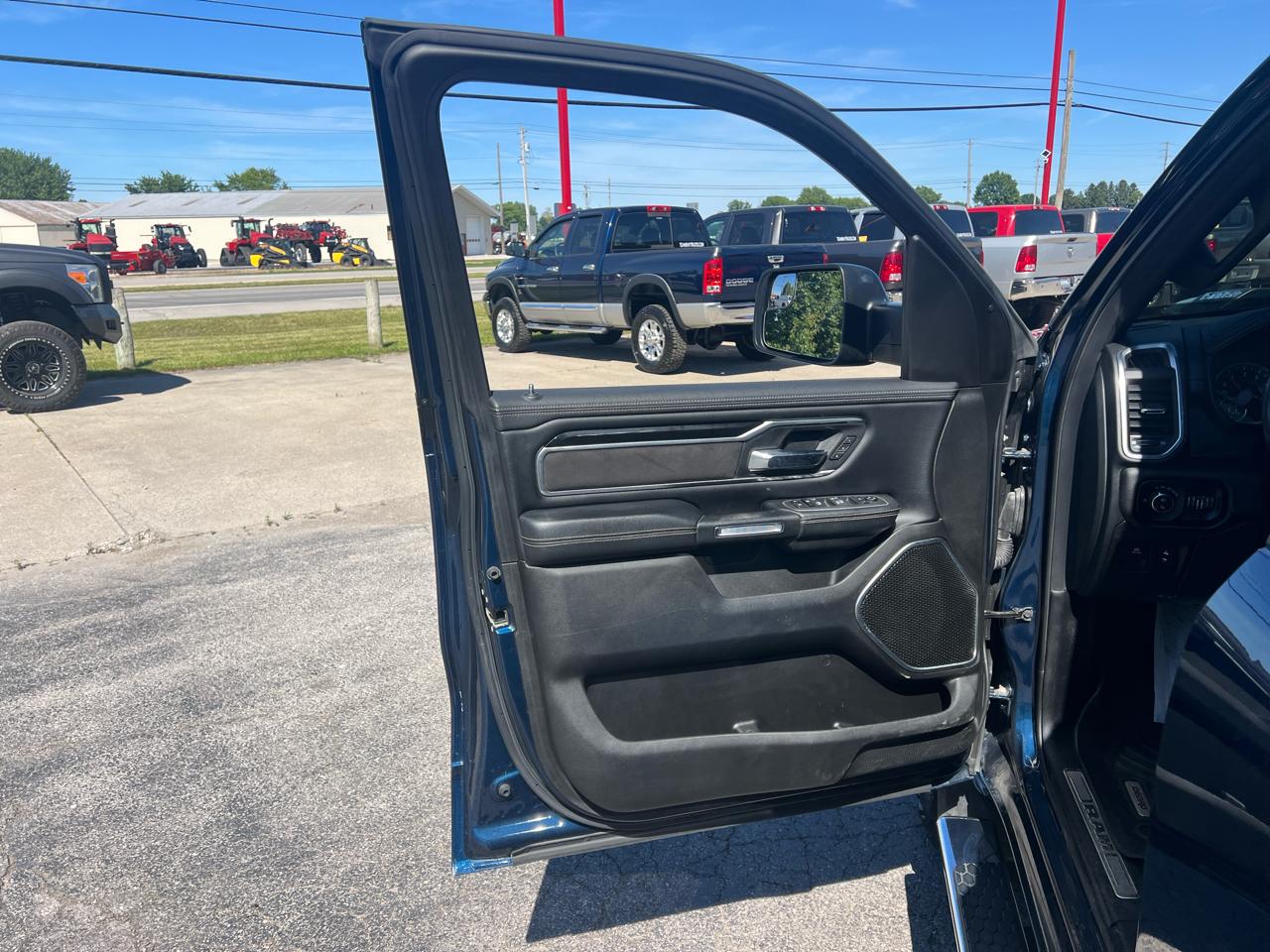 RAM 1500 Laramie 4x4 Crew Cab 5'7" Box 2021