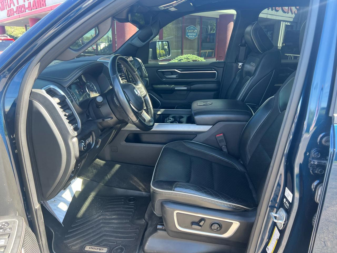 RAM 1500 Laramie 4x4 Crew Cab 5'7" Box 2021