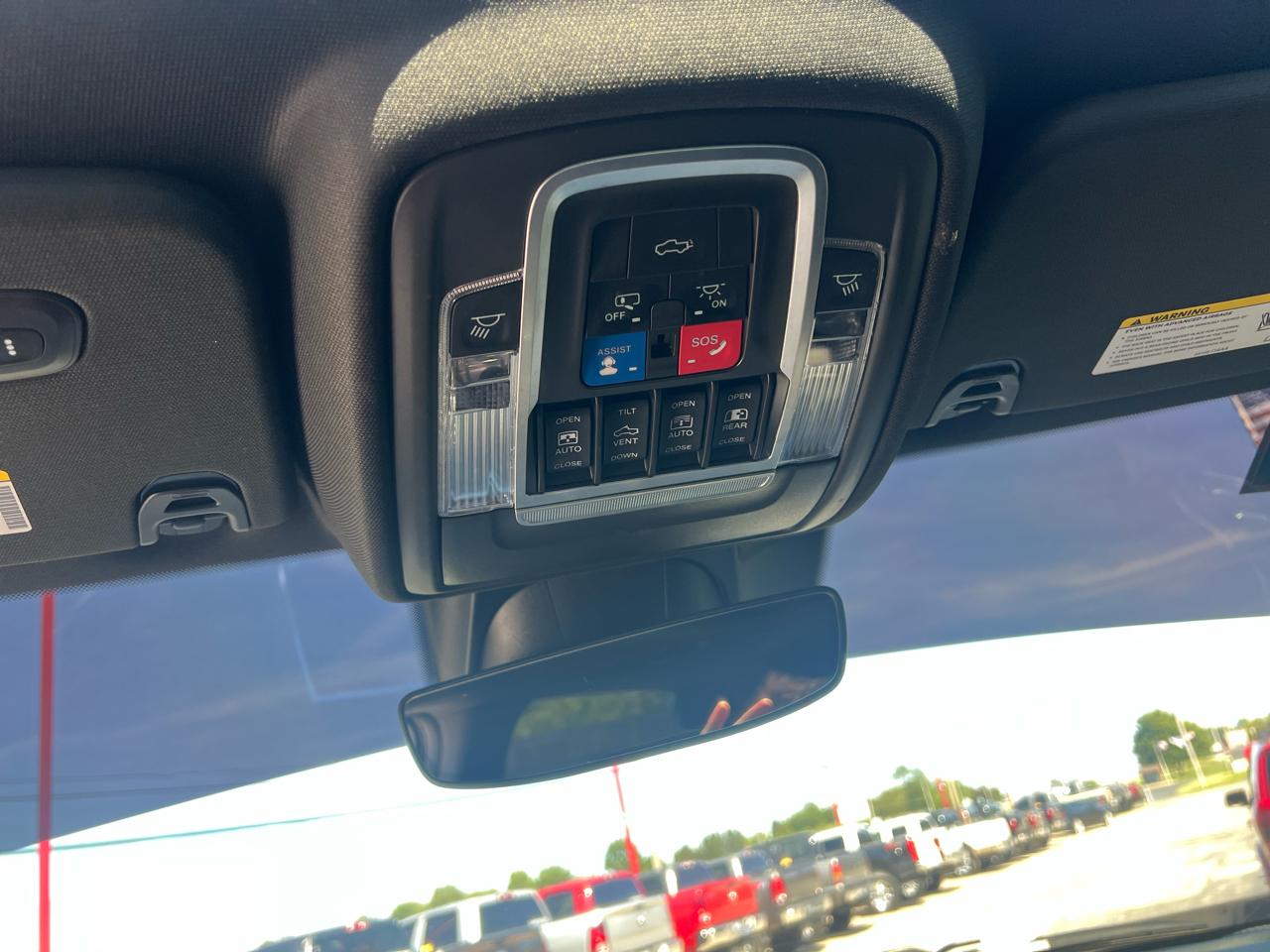 RAM 1500 Laramie 4x4 Crew Cab 5'7" Box 2021