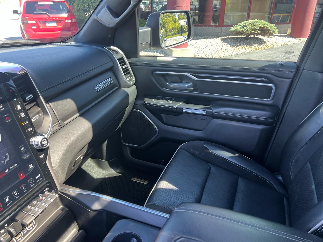 RAM 1500 Laramie 4x4 Crew Cab 5'7" Box 2021