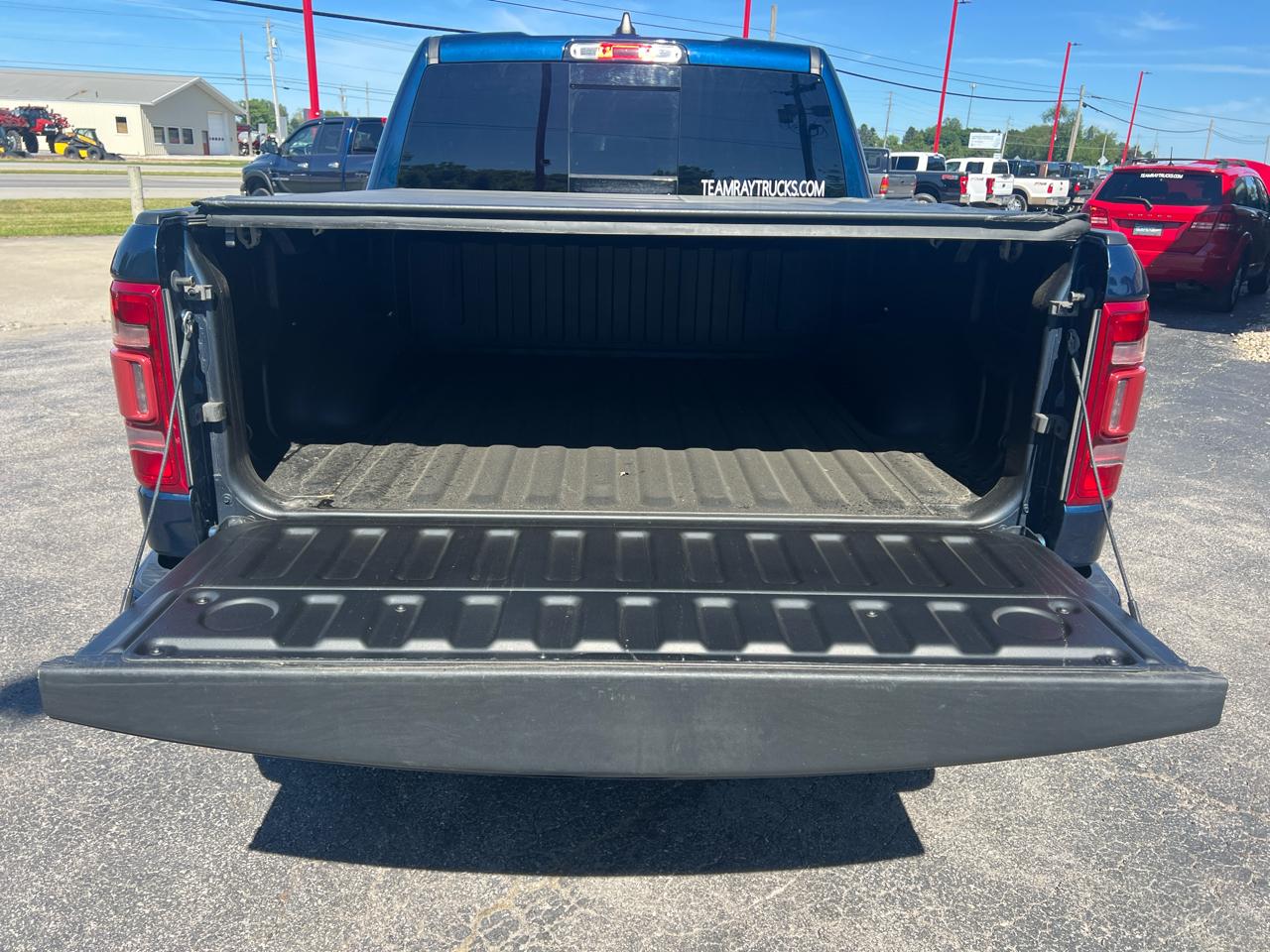 RAM 1500 Laramie 4x4 Crew Cab 5'7" Box 2021