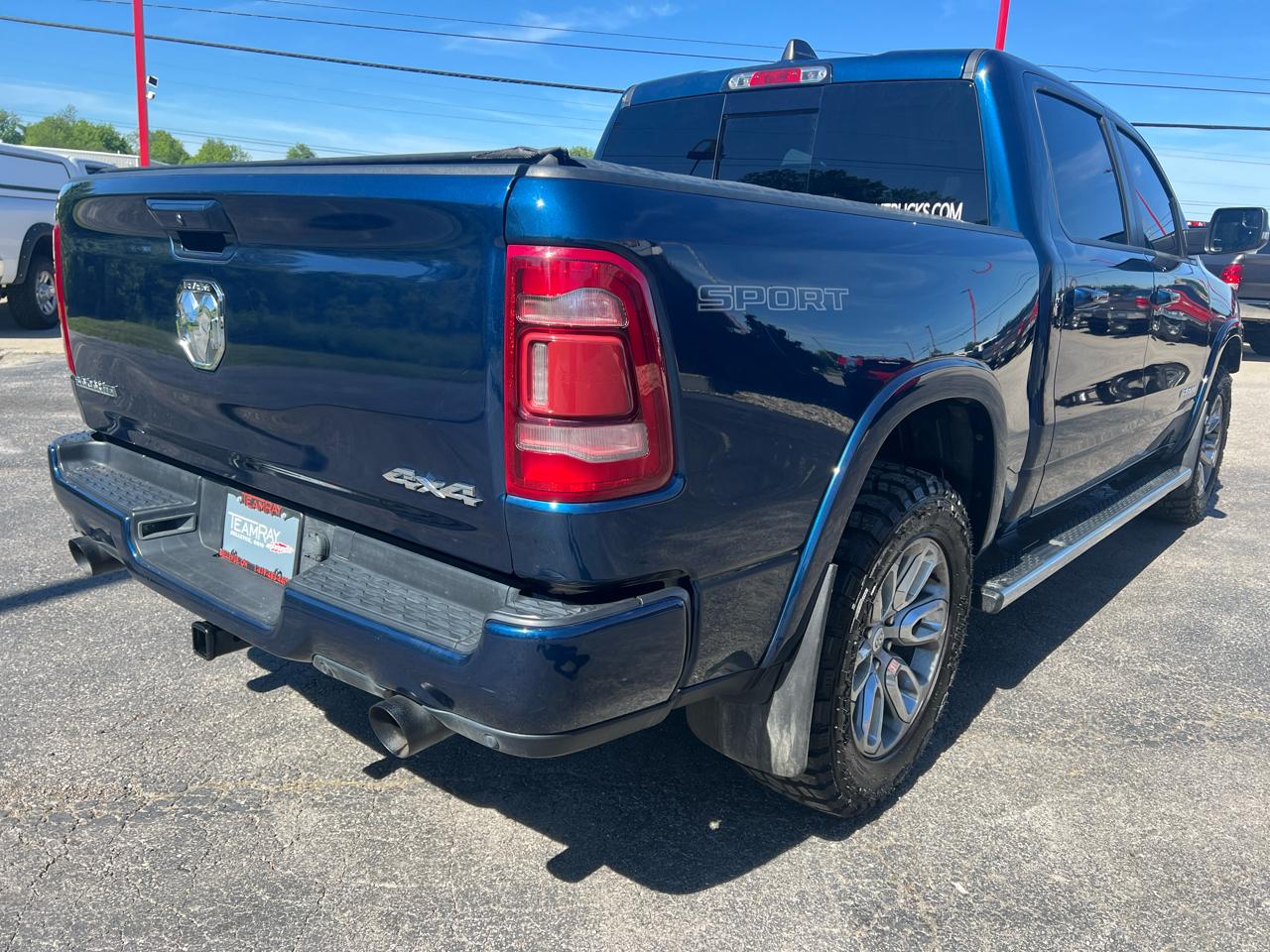 RAM 1500 Laramie 4x4 Crew Cab 5'7" Box 2021