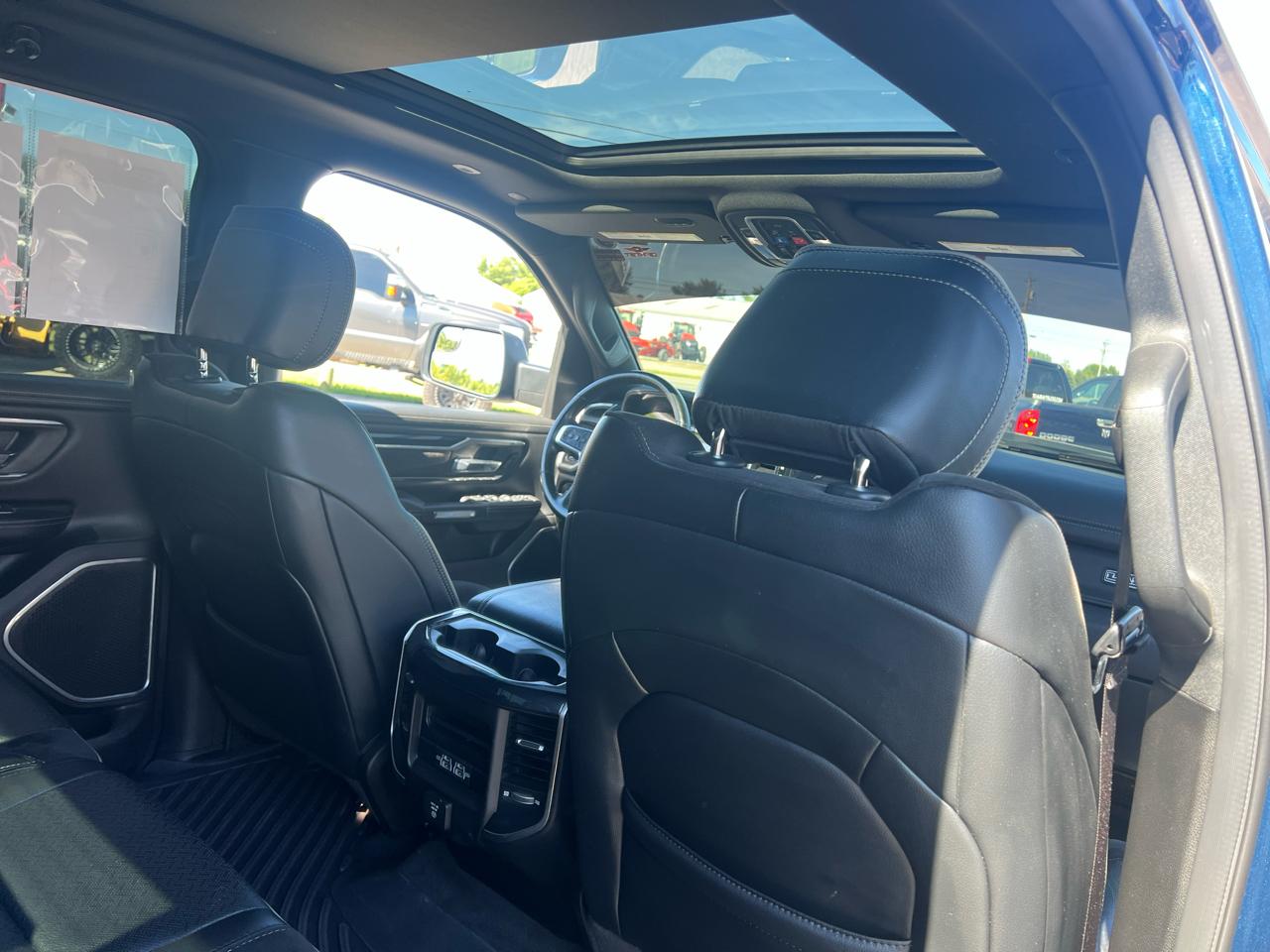 RAM 1500 Laramie 4x4 Crew Cab 5'7" Box 2021